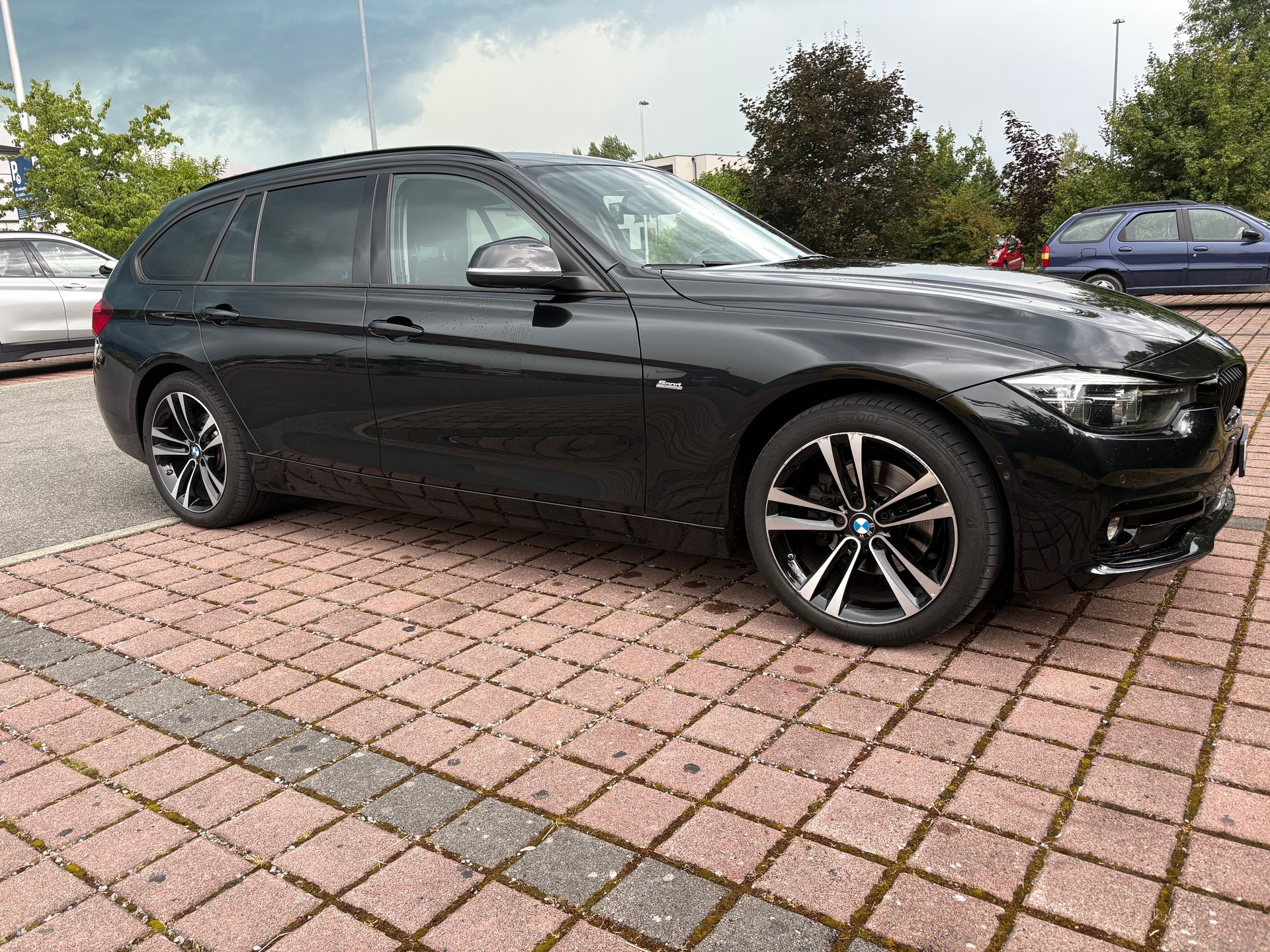 BMW 320d xDrive-image-1
