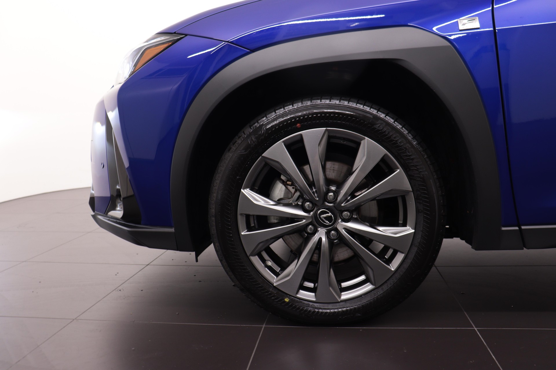 LEXUS UX 250h F-Line-image-9