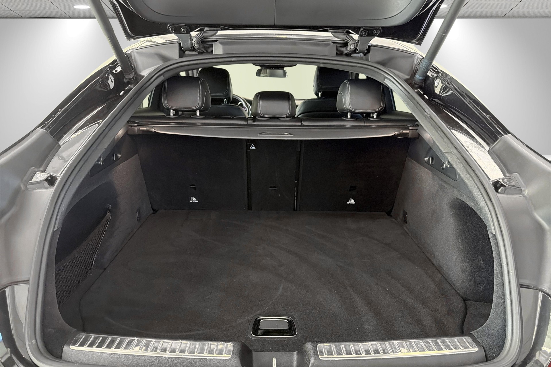 MERCEDES-BENZ GLC Coupé 250 AMG Line 4Matic 9G-Tronic-image-19