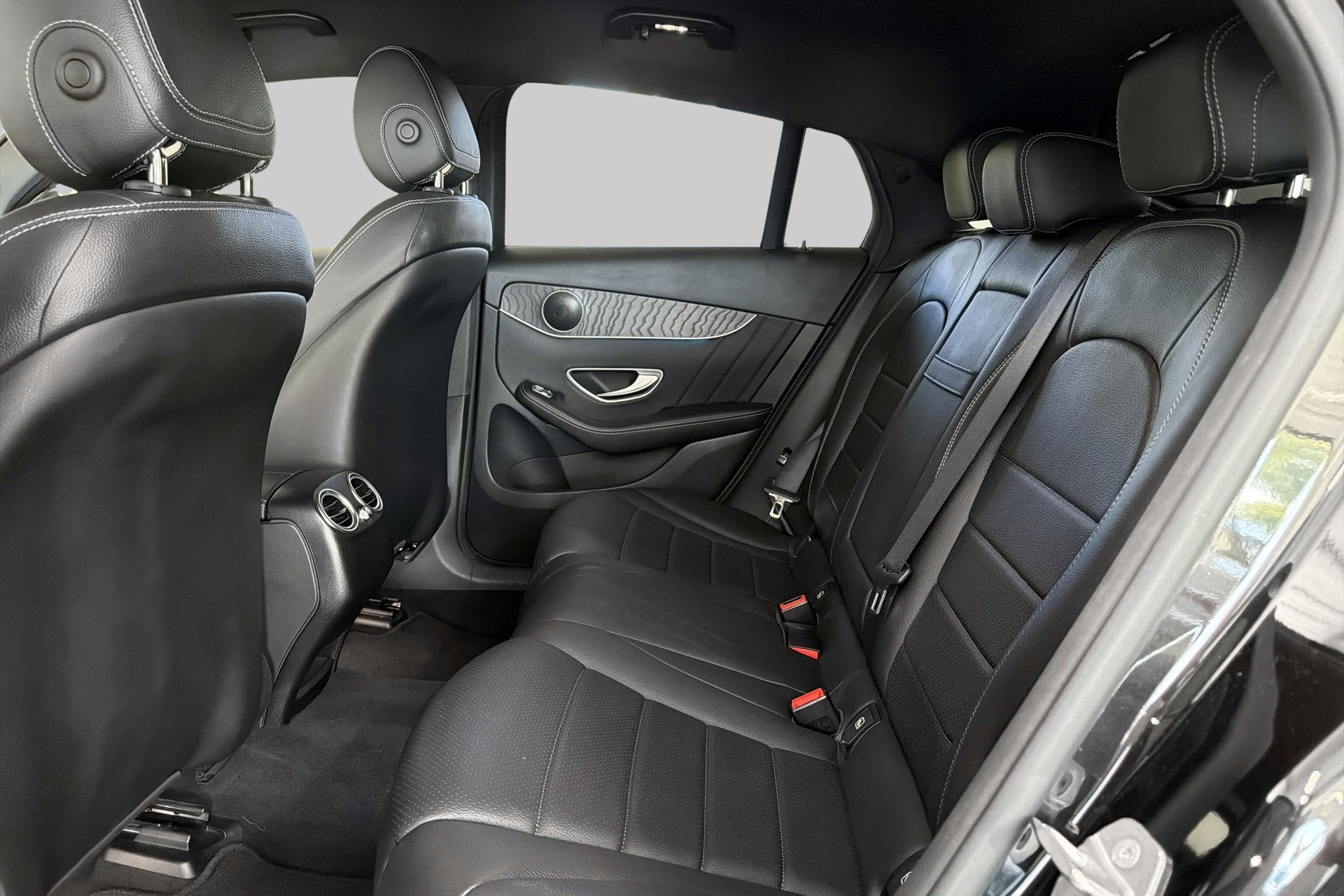 MERCEDES-BENZ GLC Coupé 250 AMG Line 4Matic 9G-Tronic-image-16