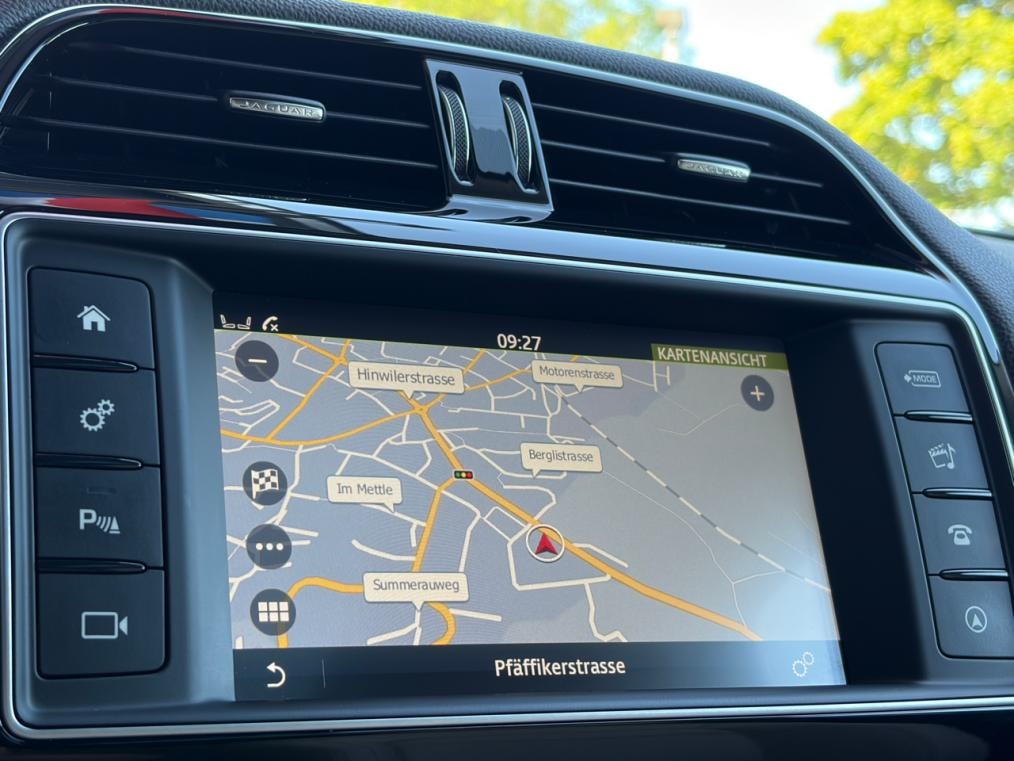 JAGUAR F-Pace 25t 2.0 Prestige AWD Automatik-image-6