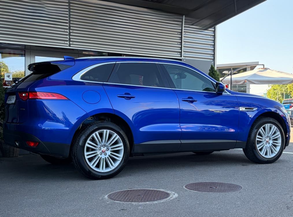 JAGUAR F-Pace 25t 2.0 Prestige AWD Automatik-image-2