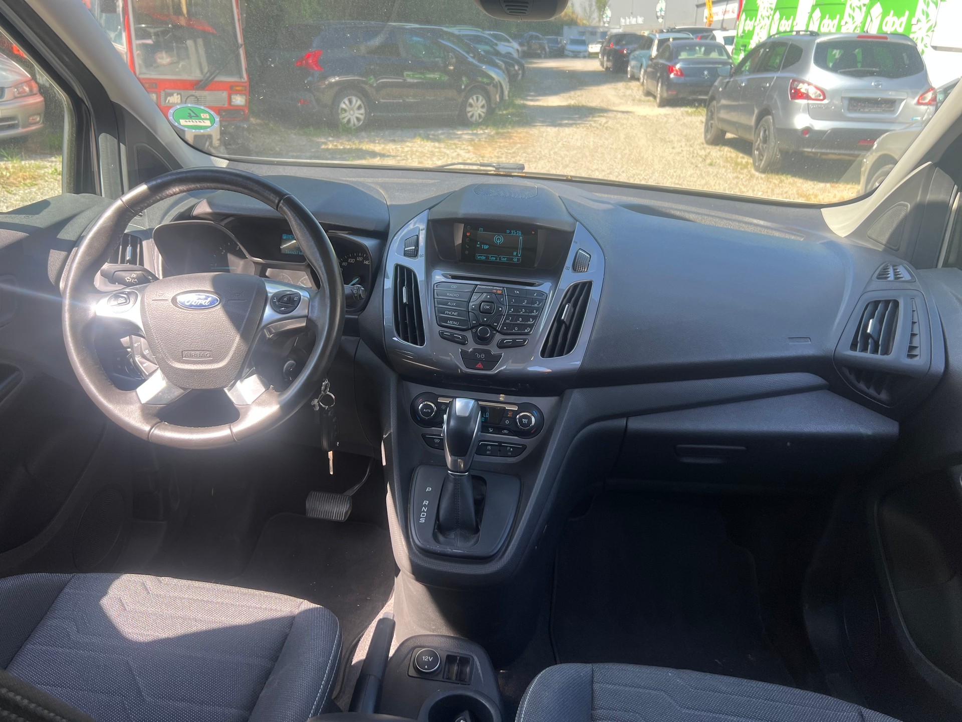 FORD Grand Tourneo Connect 1.5 TDCi Titanium Powershift-image-8