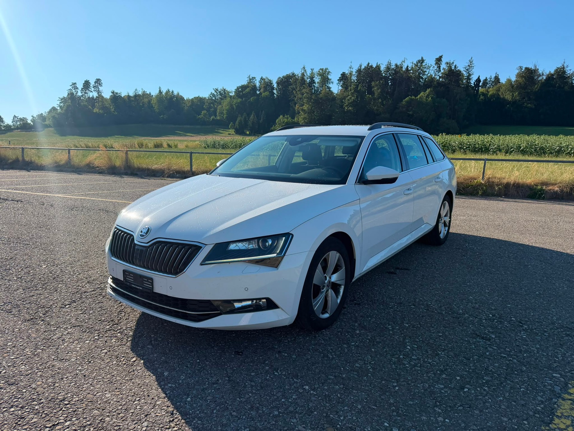 SKODA Superb Combi 2.0 TDi Active DSG-image-1