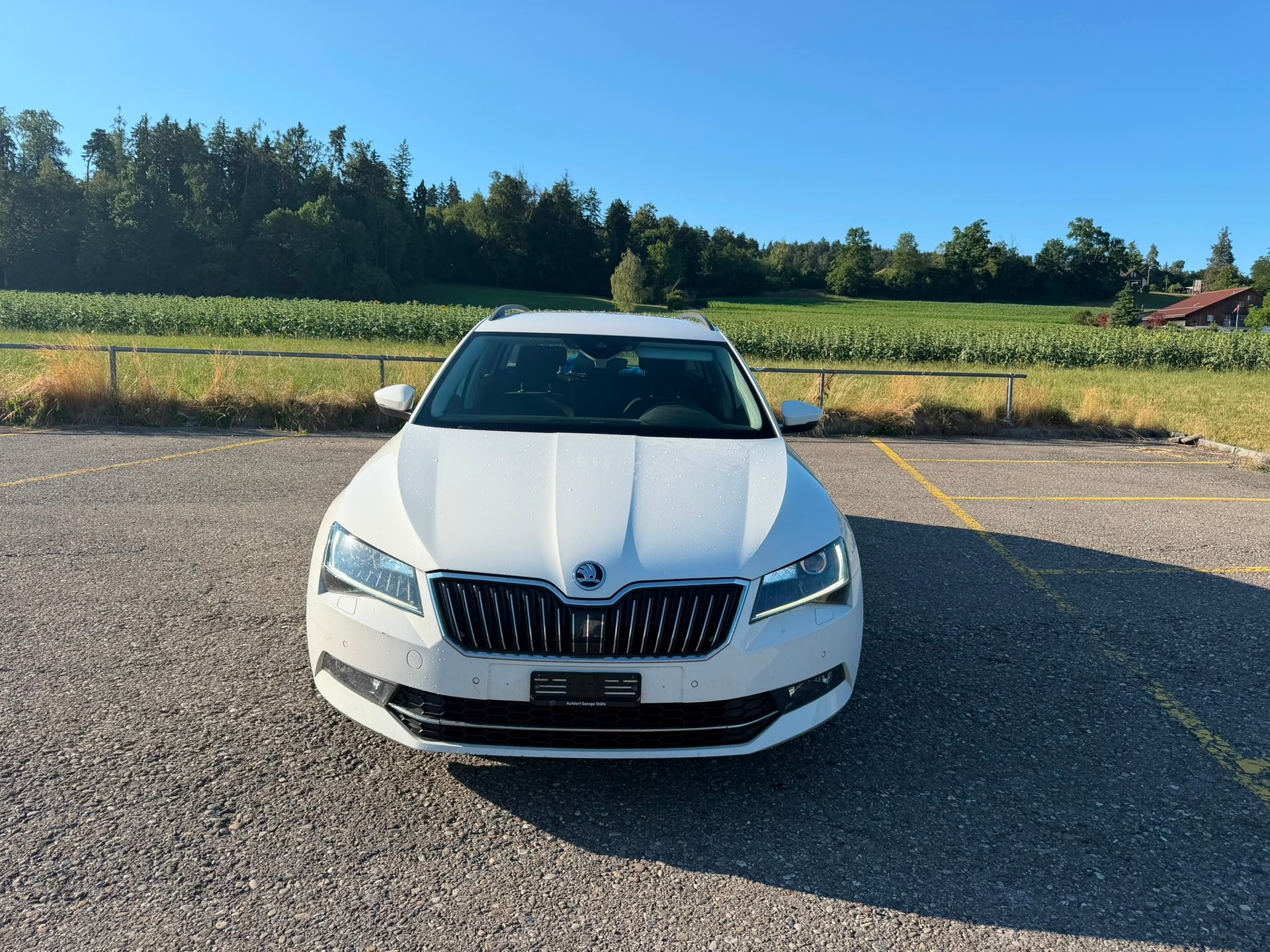 SKODA Superb Combi 2.0 TDi Active DSG-image-2