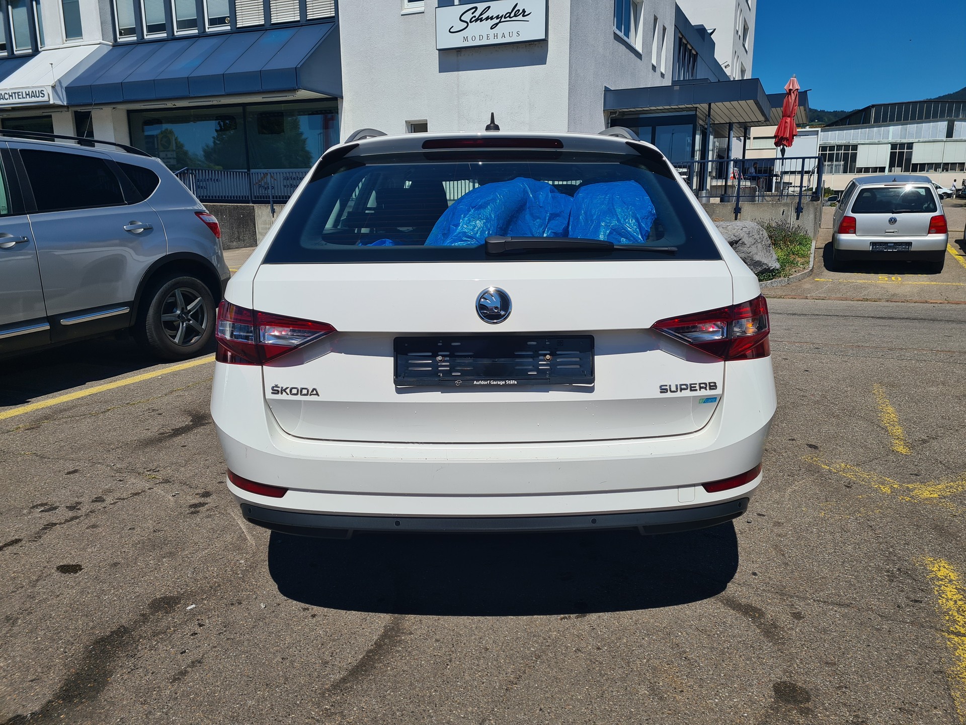 SKODA Superb Combi 2.0 TDi Active DSG-image-5