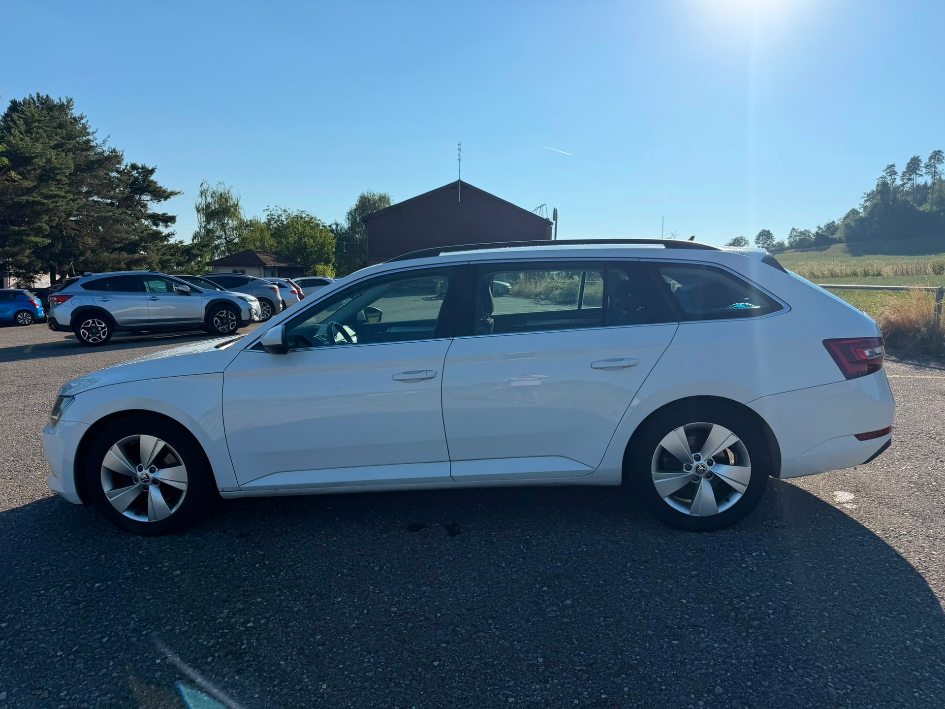 SKODA Superb Combi 2.0 TDi Active DSG-image-7