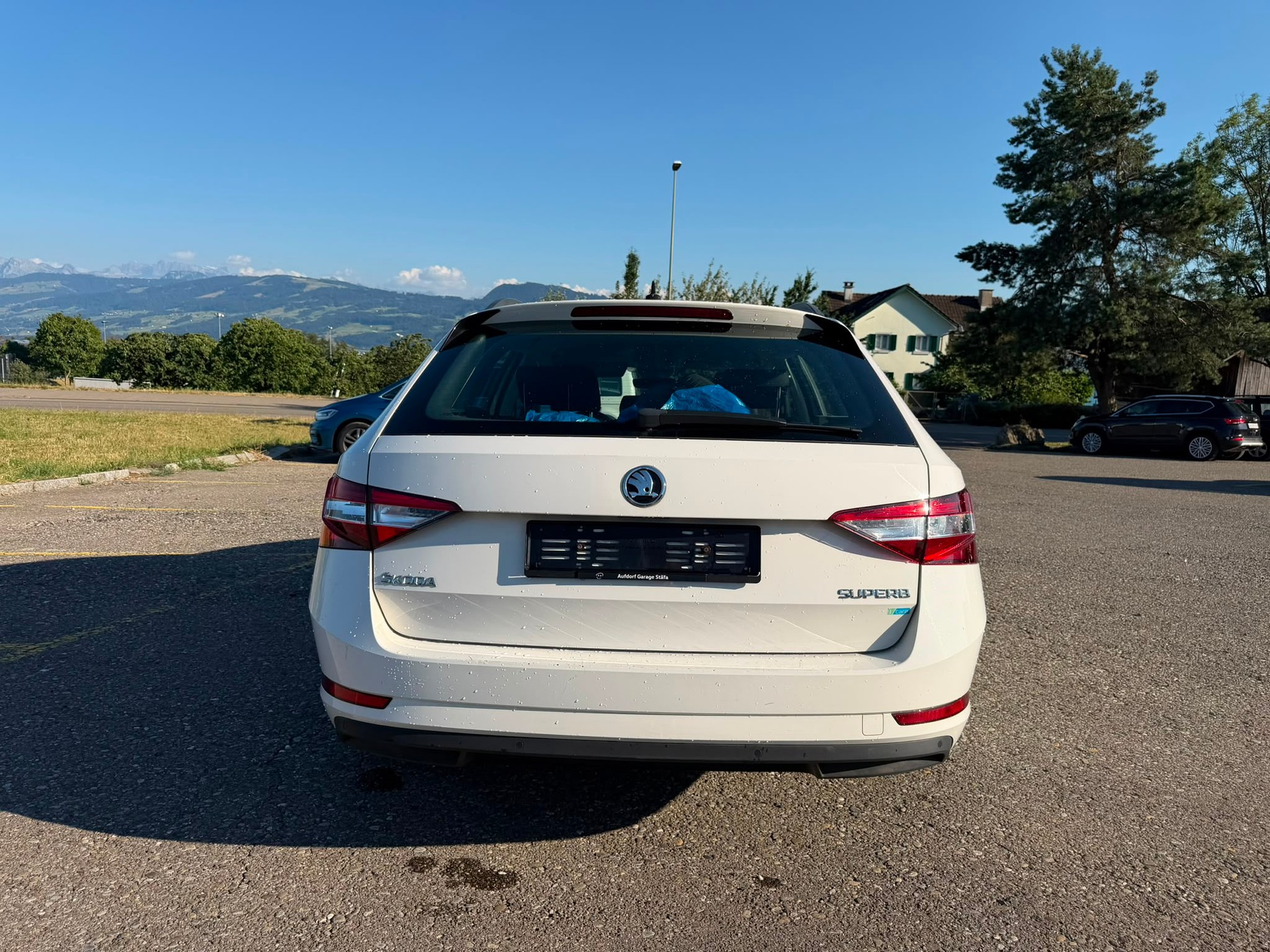 SKODA Superb Combi 2.0 TDi Active DSG-image-4