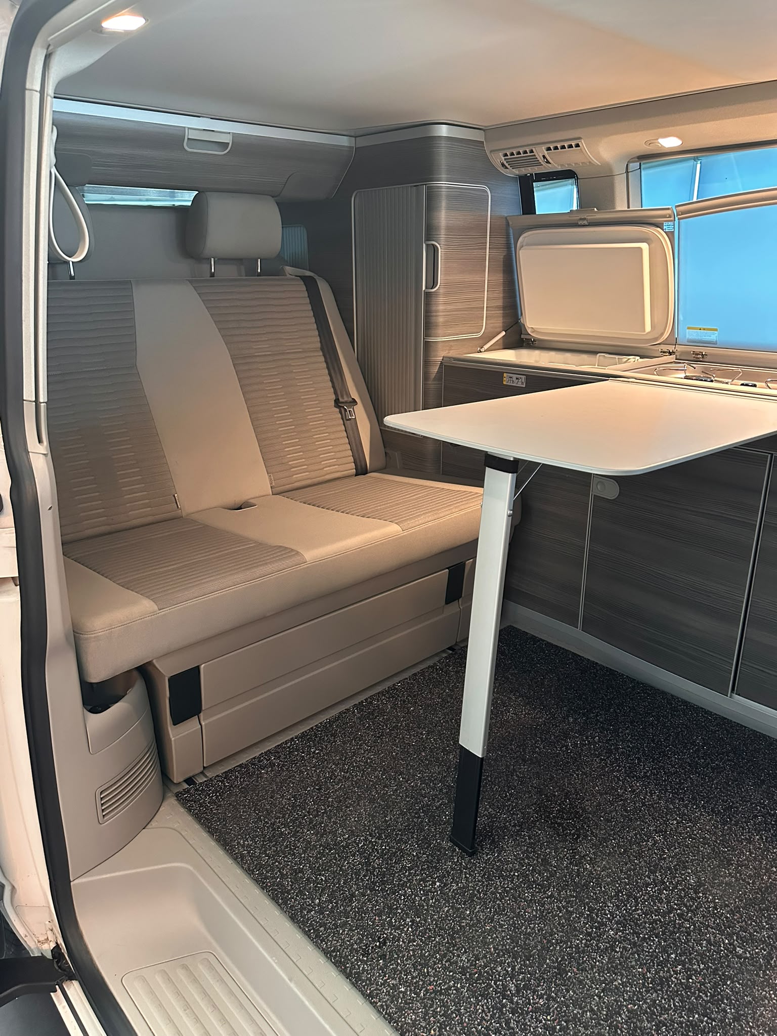VW T6 California 2.0 TDI Ocean DSG-image-2