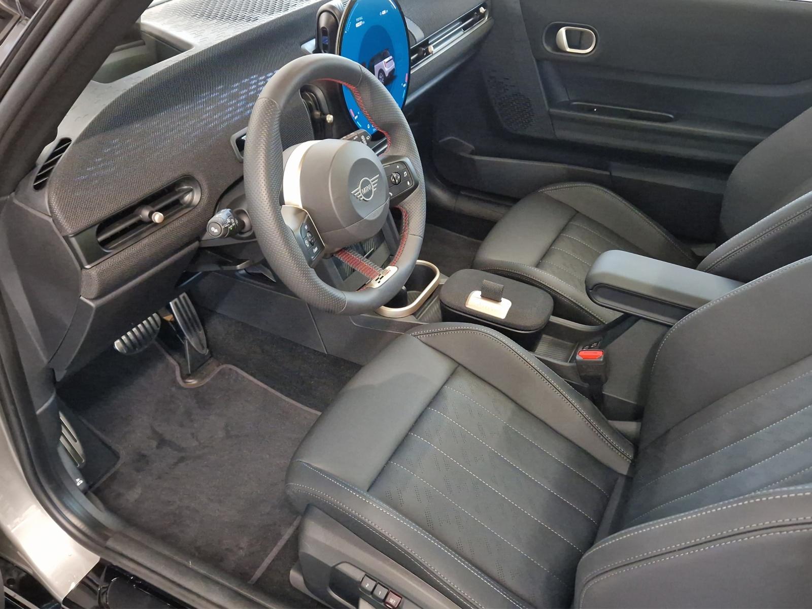 MINI Cooper John Cooper Works F66-image-14