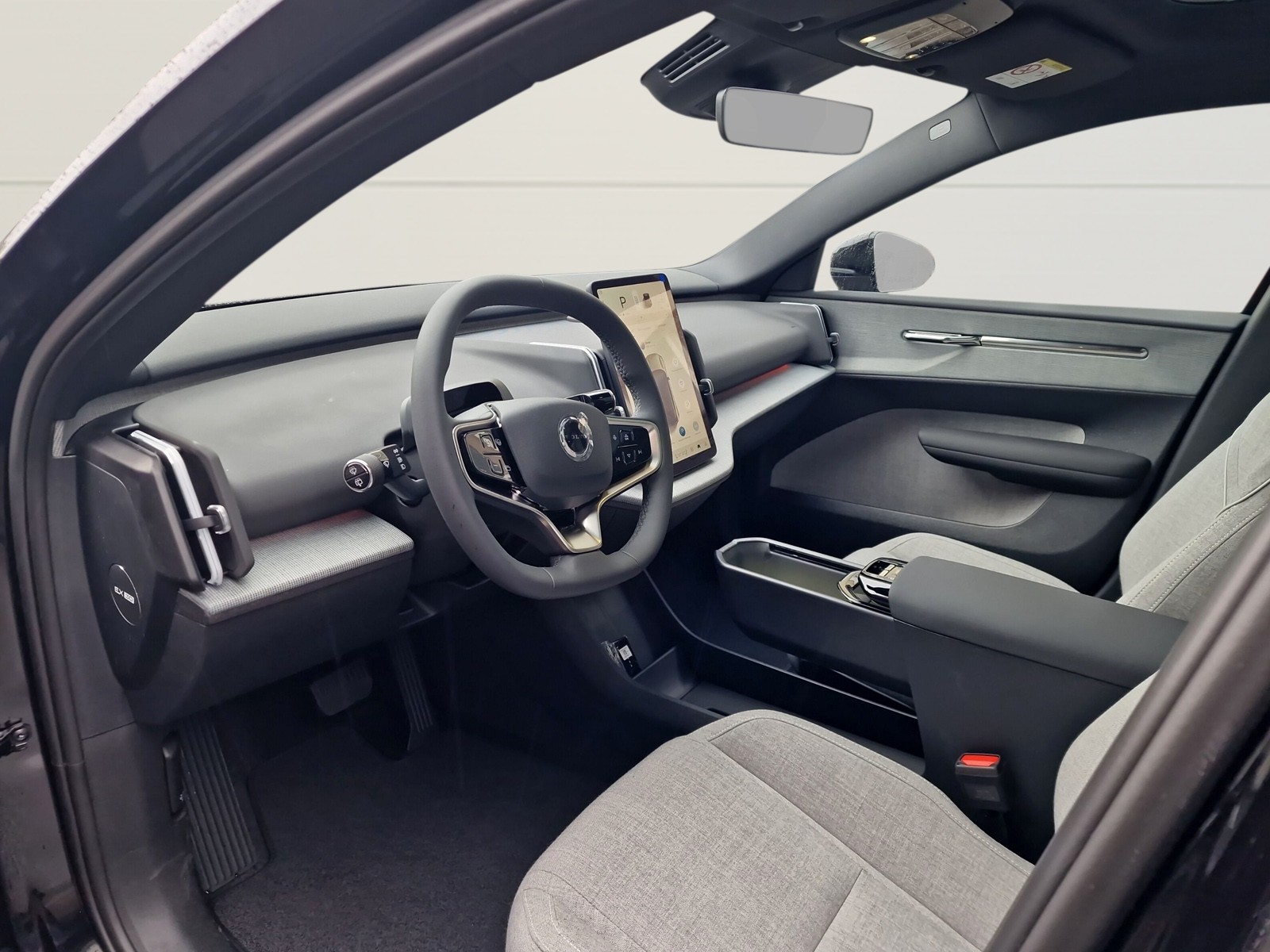 VOLVO EX30 E60 Twin Ultra Performance AWD-image-6