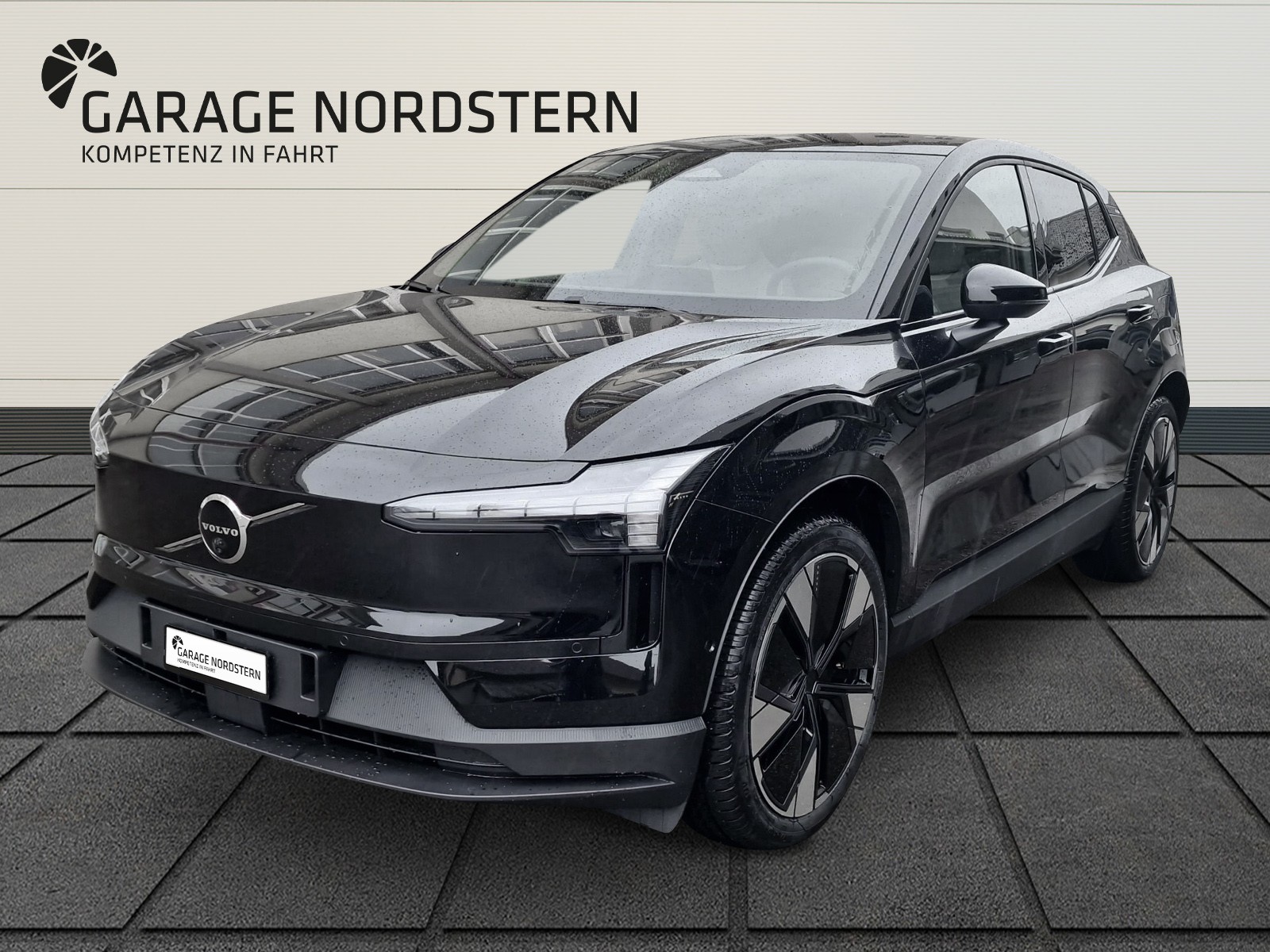 VOLVO EX30 E60 Twin Ultra Performance AWD-image-0