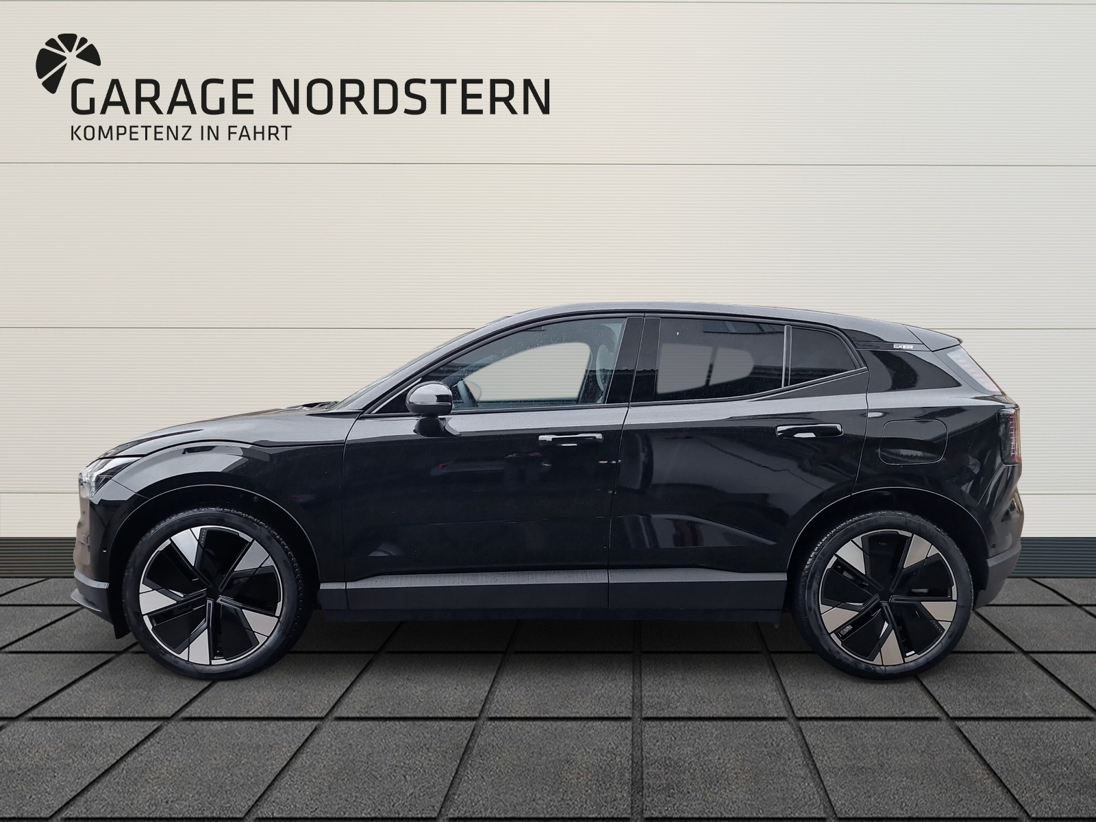 VOLVO EX30 E60 Twin Ultra Performance AWD-image-1
