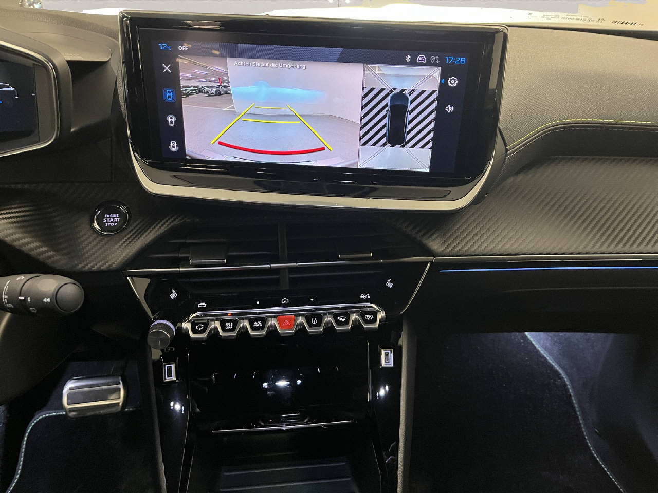 PEUGEOT 2008 1.2 Hybrid 145 GT-image-8