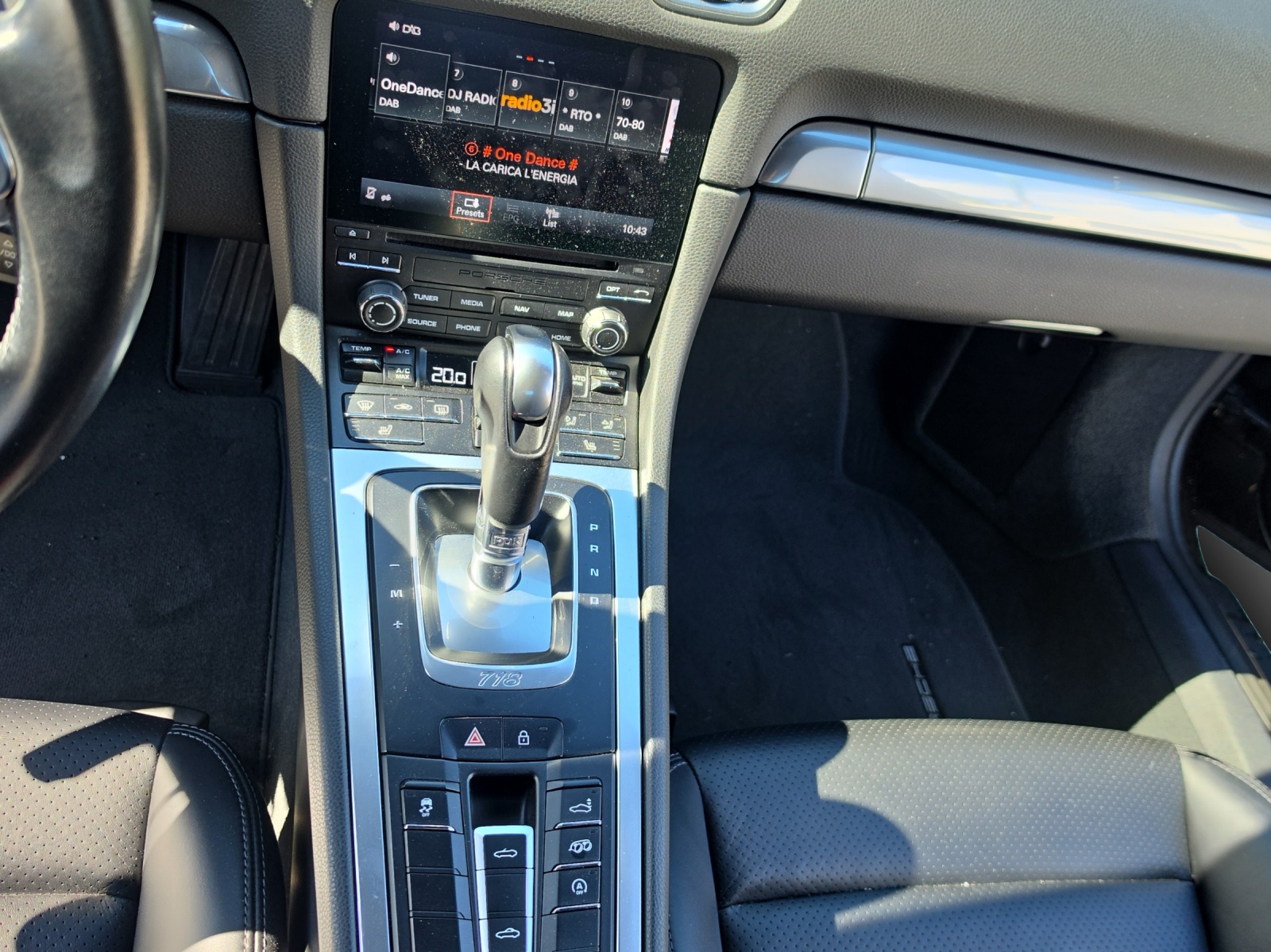 PORSCHE 718 Boxster 2.0 PDK-image-11