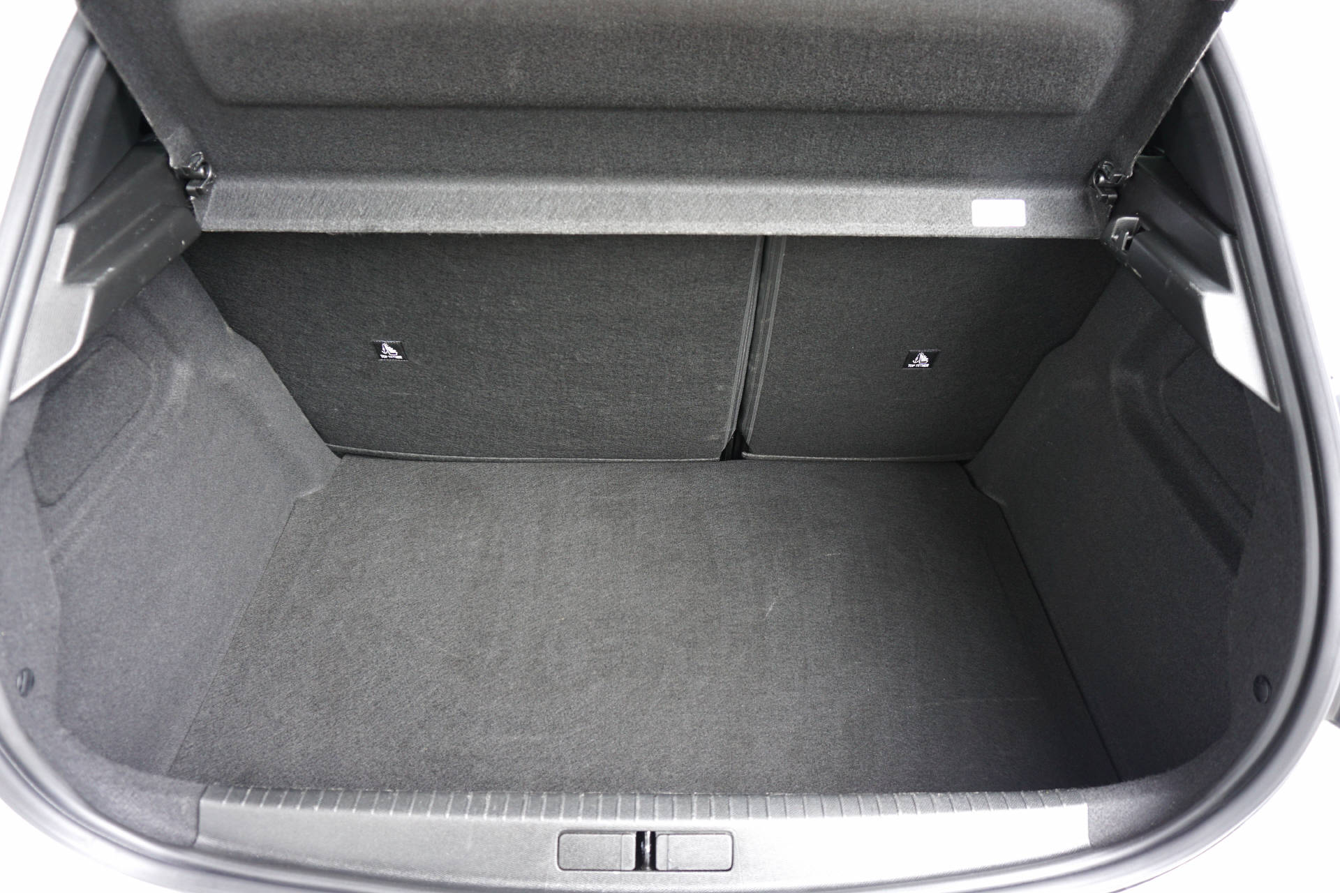 PEUGEOT 208 1.2 Hybrid 145 GT-image-9
