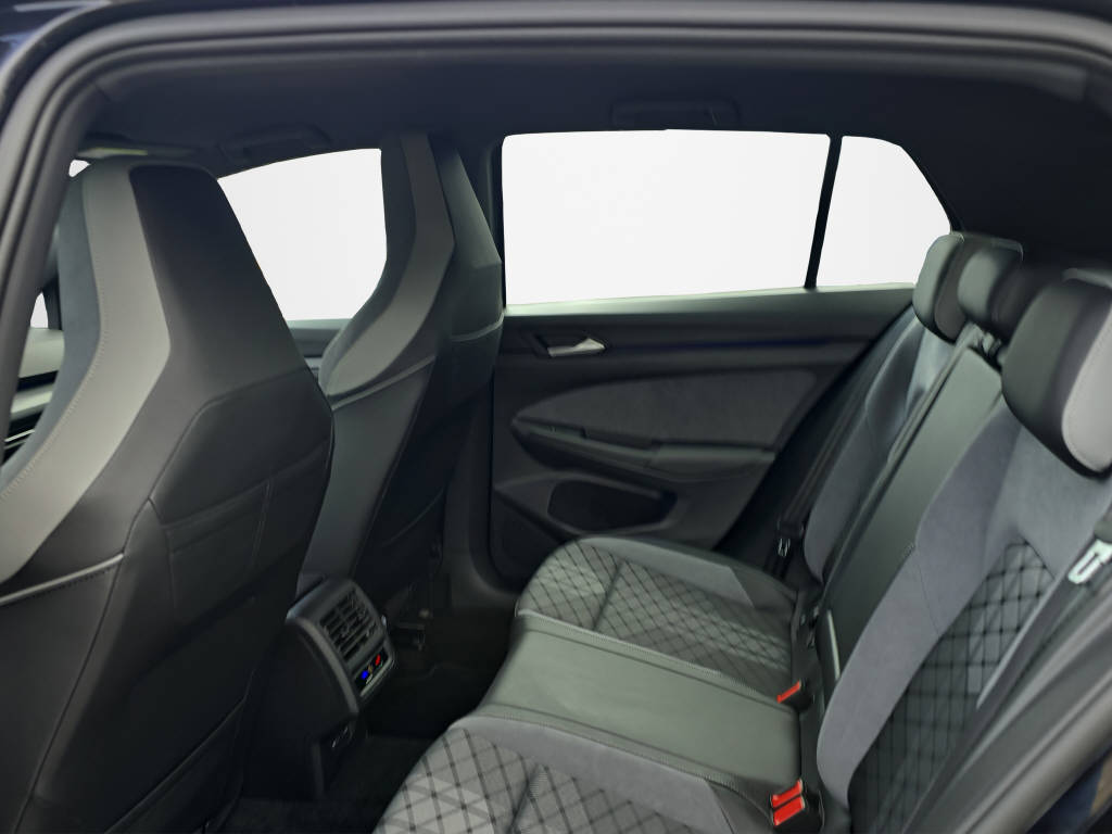 VW Golf VIII 1.5 TSI R-Line-image-14