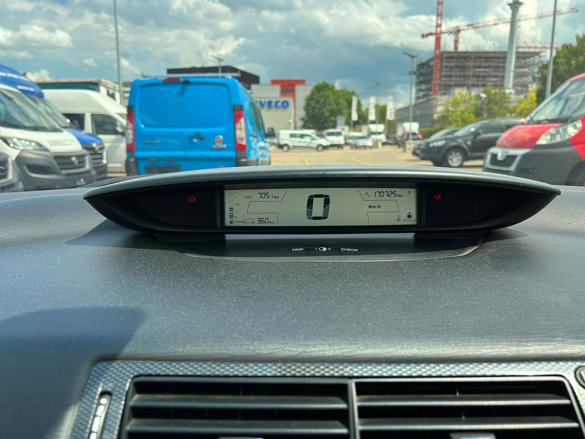 CITROEN C4 Coupé 1.6i 16V VTR-image-11