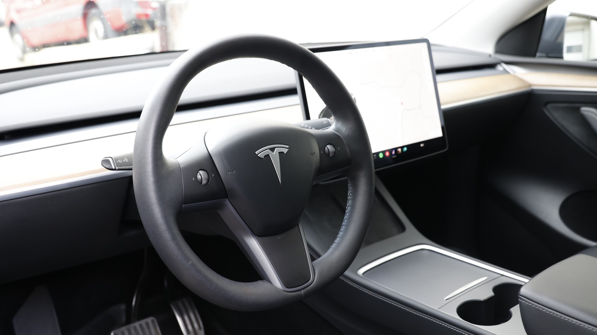 TESLA Model Y Long Range-image-15