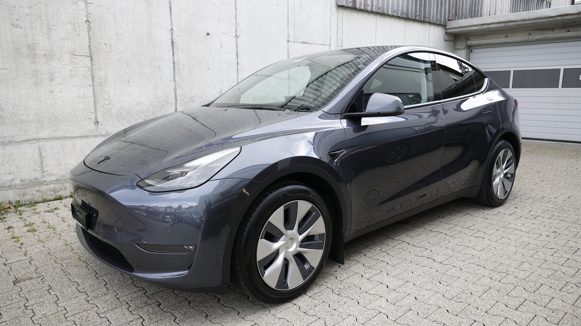 TESLA Model Y Long Range-image-1