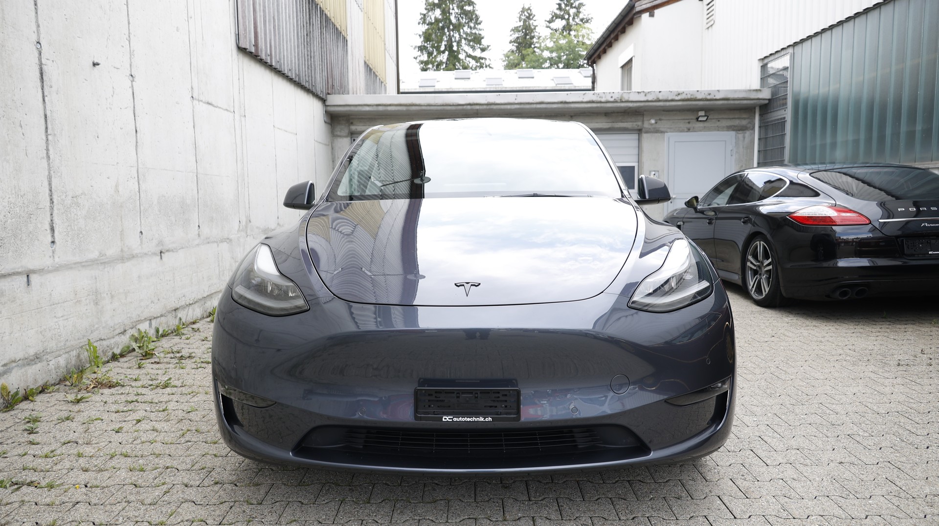 TESLA Model Y Long Range-image-6