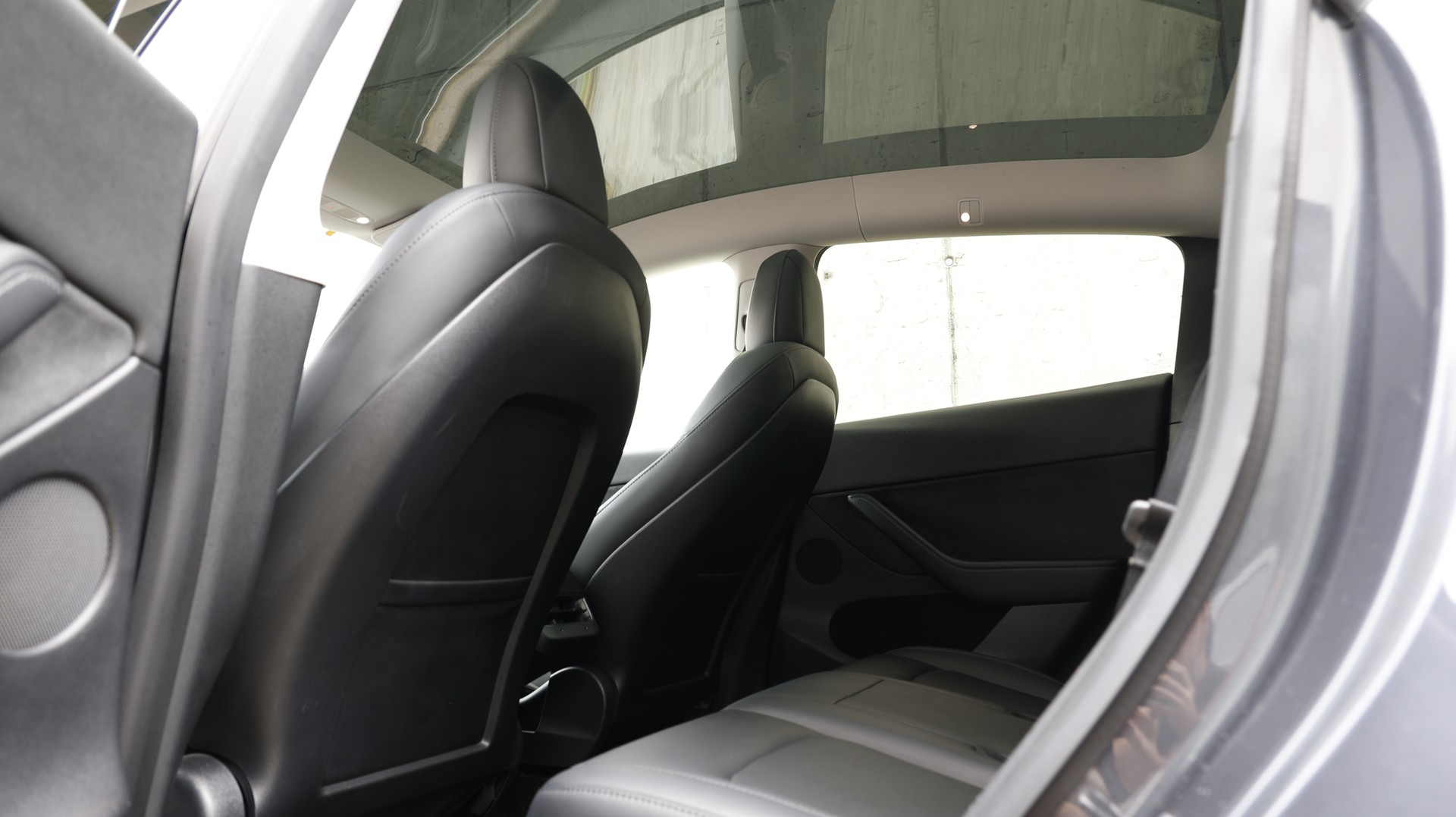 TESLA Model Y Long Range-image-17