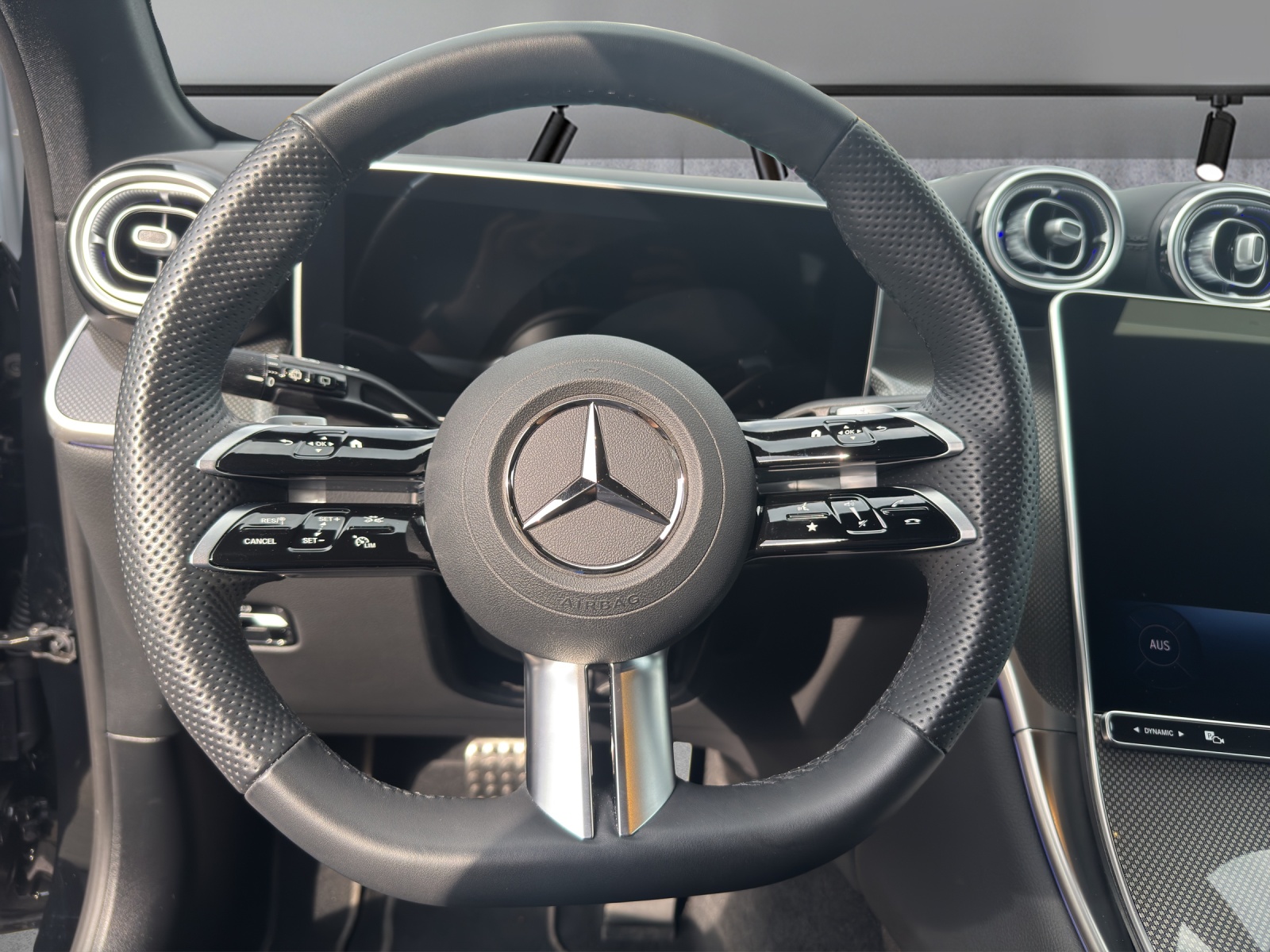 MERCEDES-BENZ GLC 300 d 4Matic 9G-Tronic-image-6