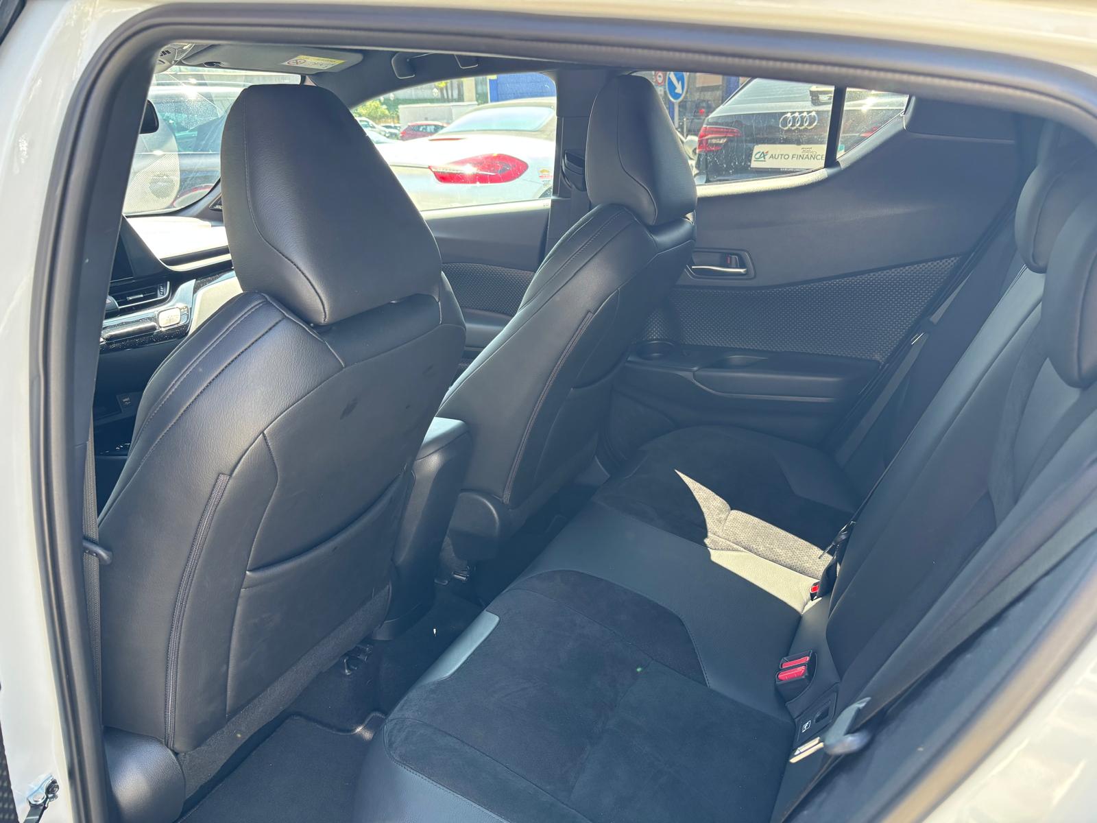 TOYOTA C-HR 2.0 HSD CVT Move-image-6