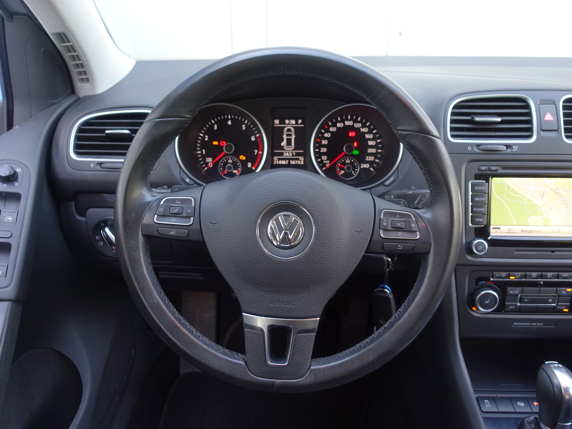 VW Golf 1.4 TSI Team DSG-image-11