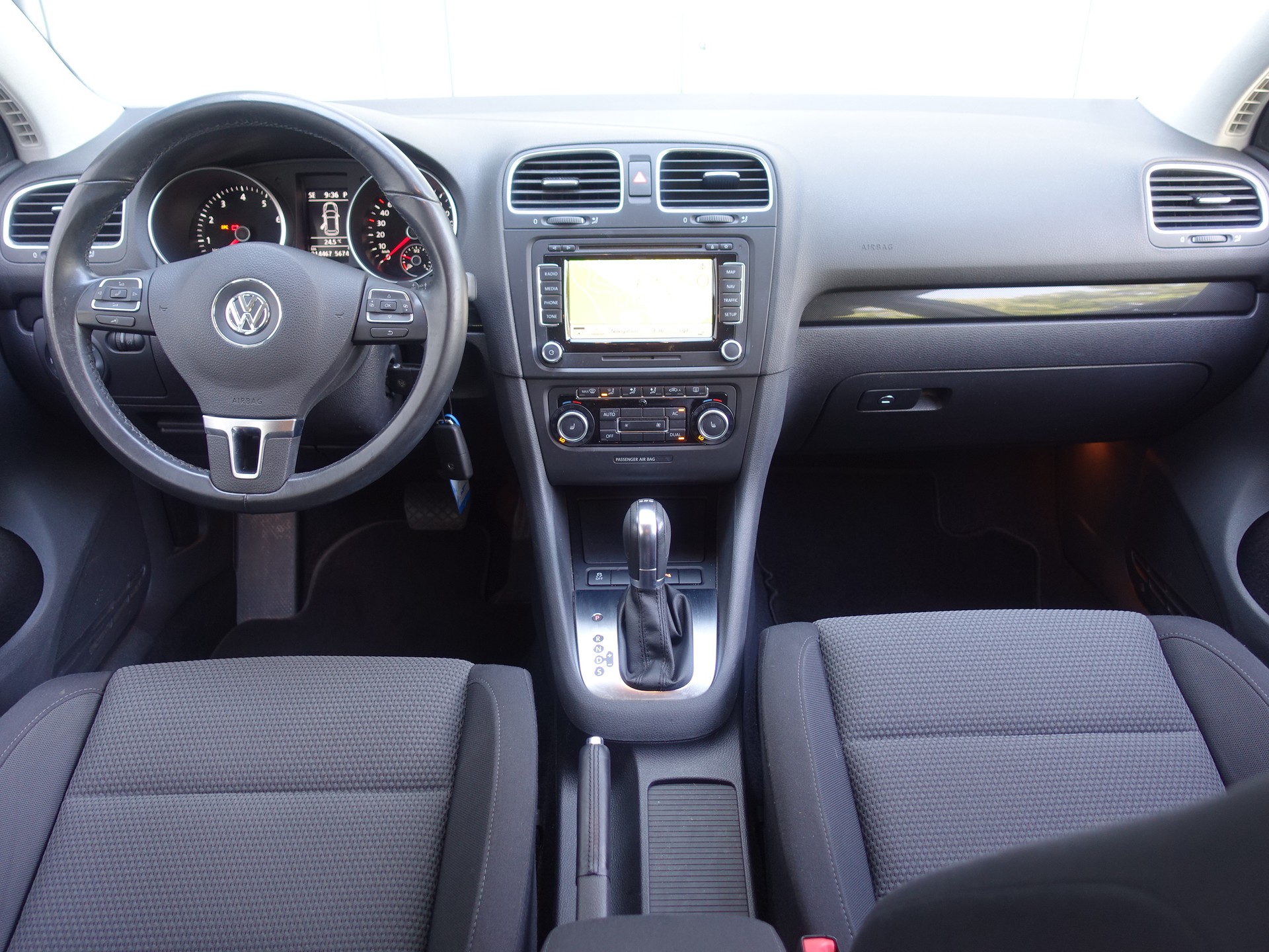 VW Golf 1.4 TSI Team DSG-image-10