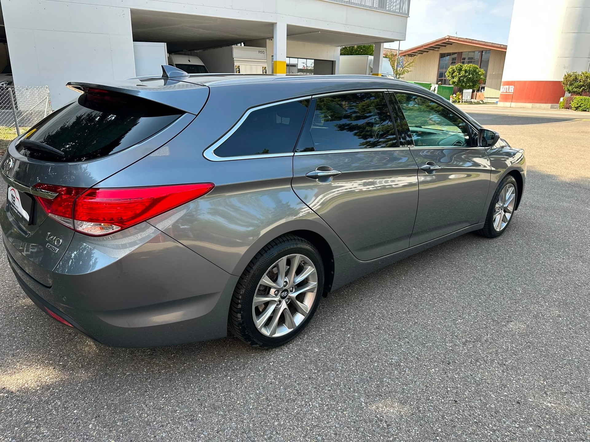 HYUNDAI i40 Wagon 1.7 CRDI Style Automatic-image-3