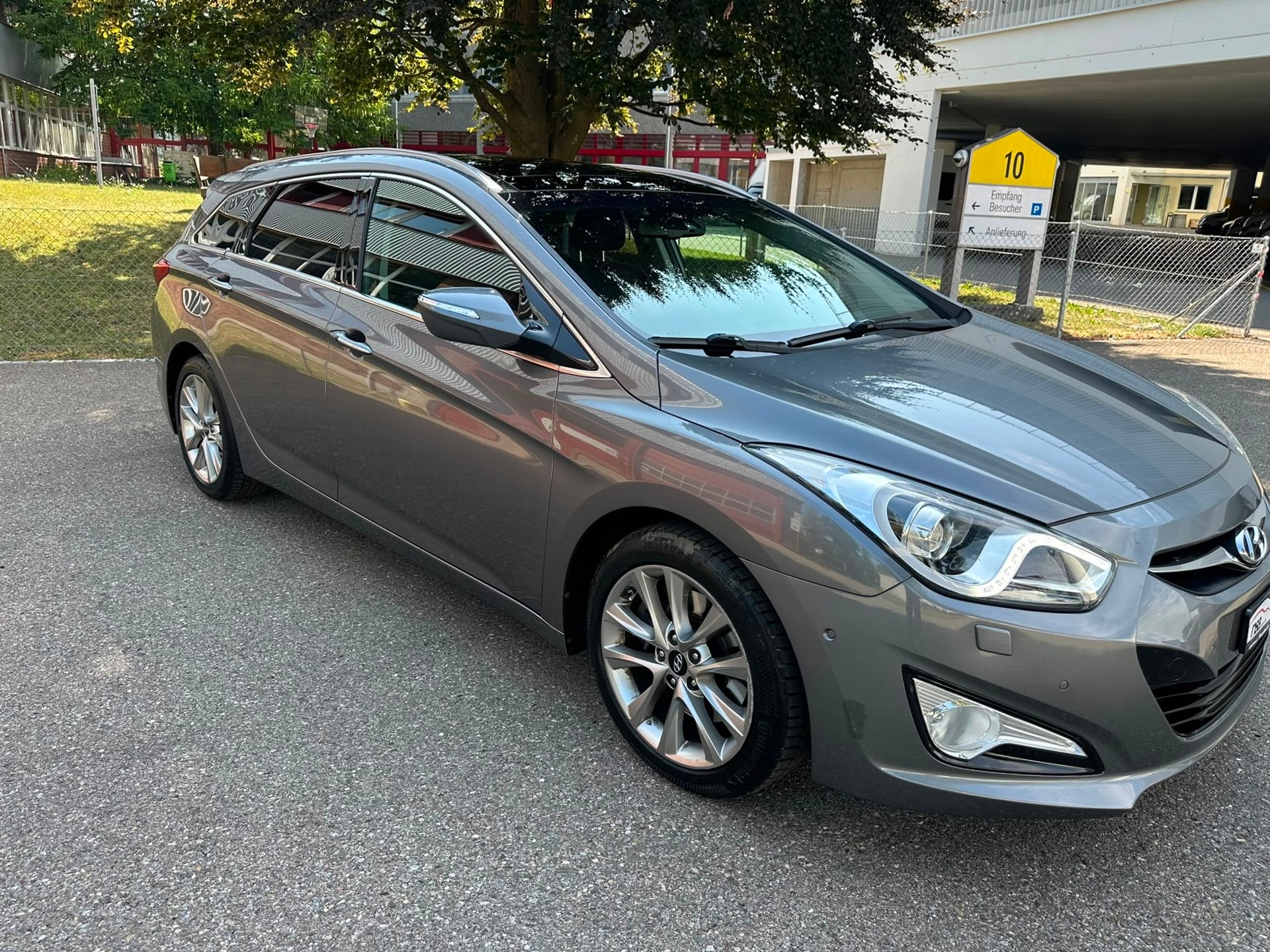 HYUNDAI i40 Wagon 1.7 CRDI Style Automatic-image-1
