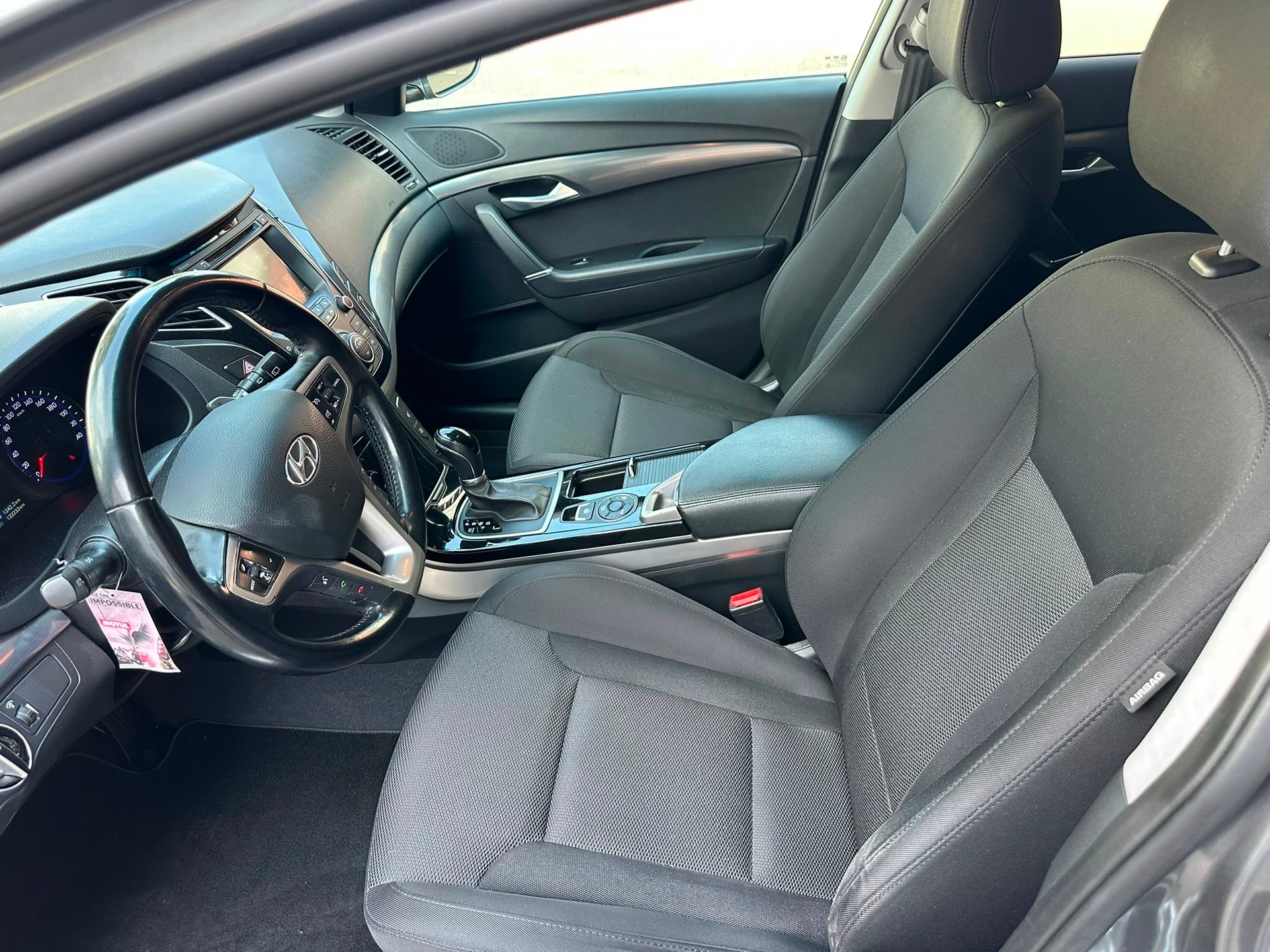 HYUNDAI i40 Wagon 1.7 CRDI Style Automatic-image-6