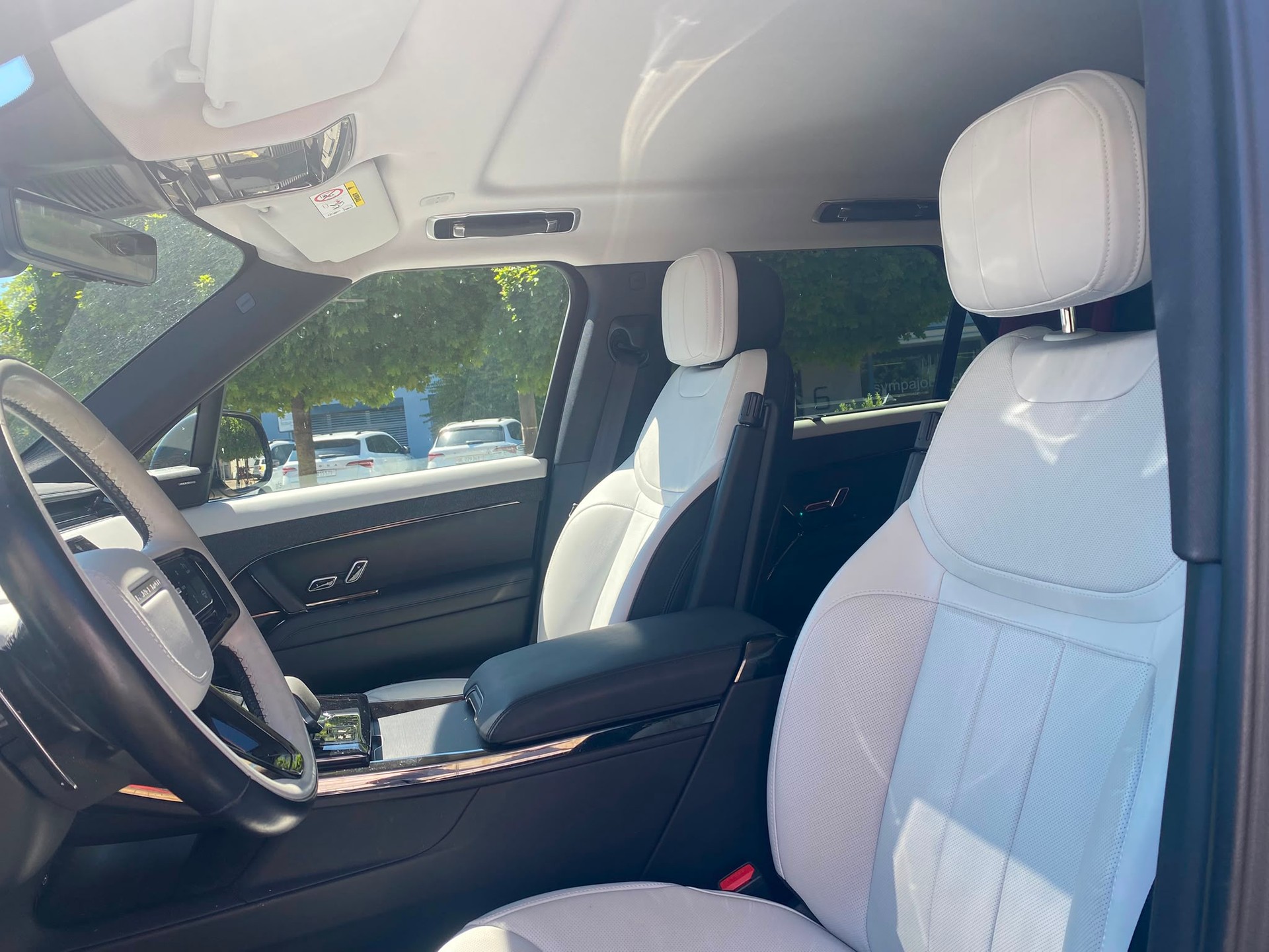LAND ROVER 3.0 I6 HSE Dynamic-image-2