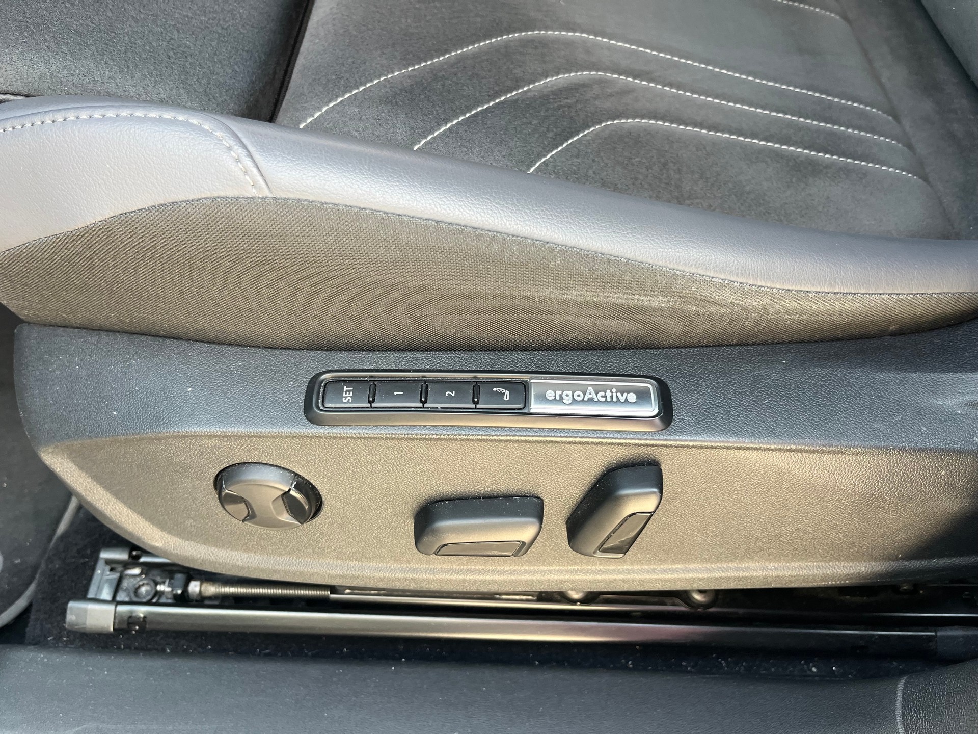 VW ID.4 Pro Performance 77 kWh*204 PS*CH-Fz.*-image-18