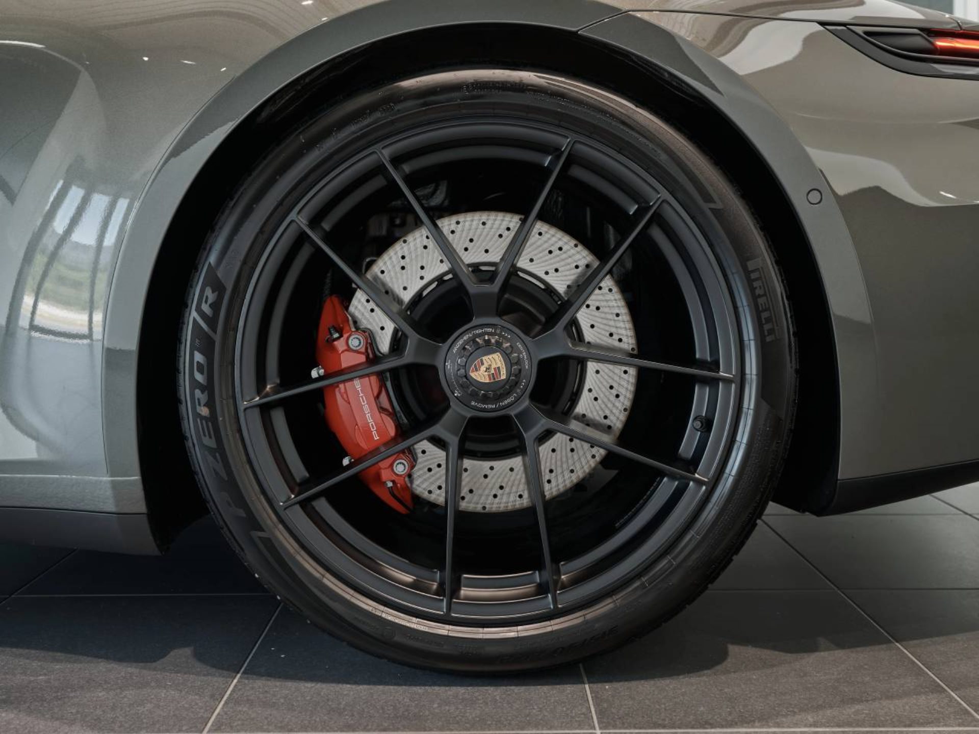 PORSCHE 911 Carrera GTS-image-30