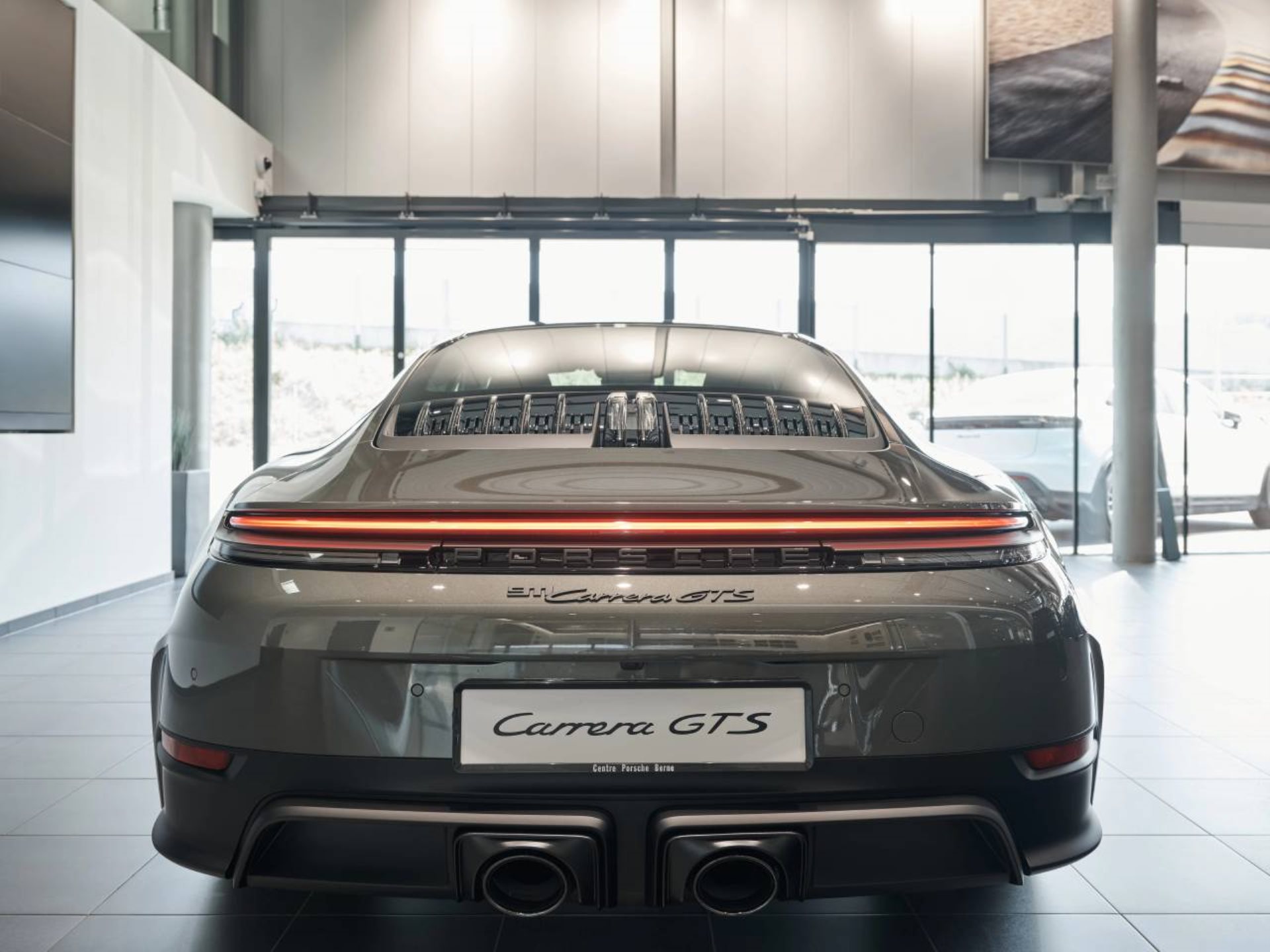PORSCHE 911 Carrera GTS-image-5