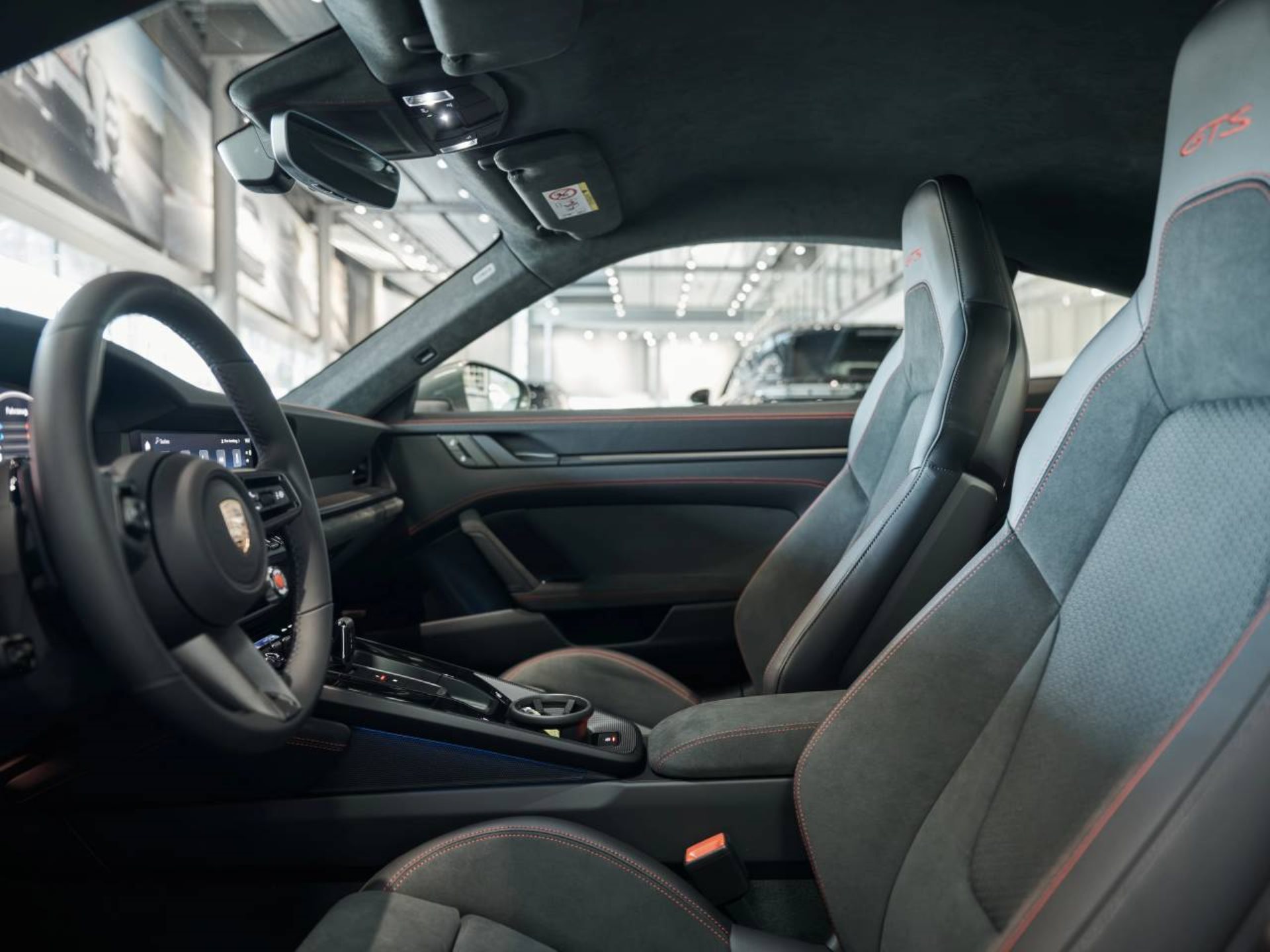 PORSCHE 911 Carrera GTS-showroom-element-3