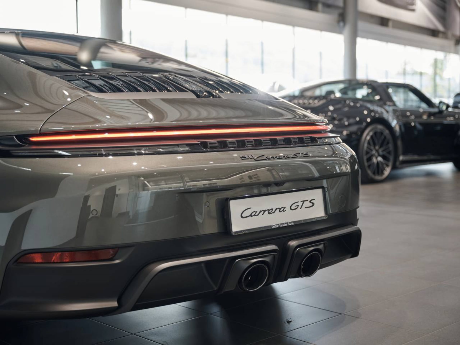 PORSCHE 911 Carrera GTS-image-24