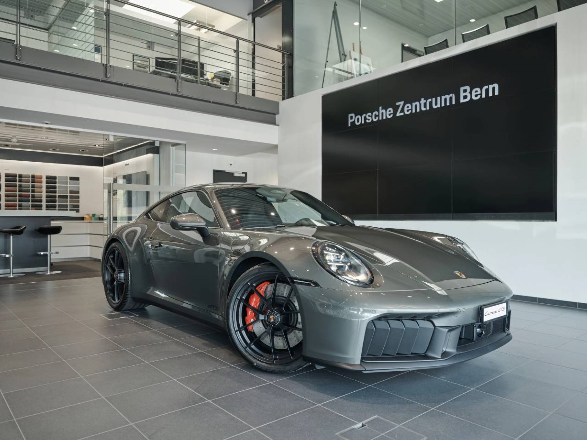 PORSCHE 911 Carrera GTS