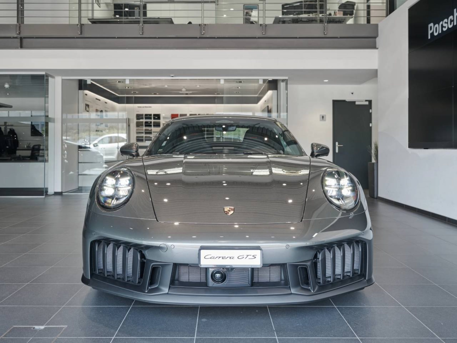 PORSCHE 911 Carrera GTS-image-8