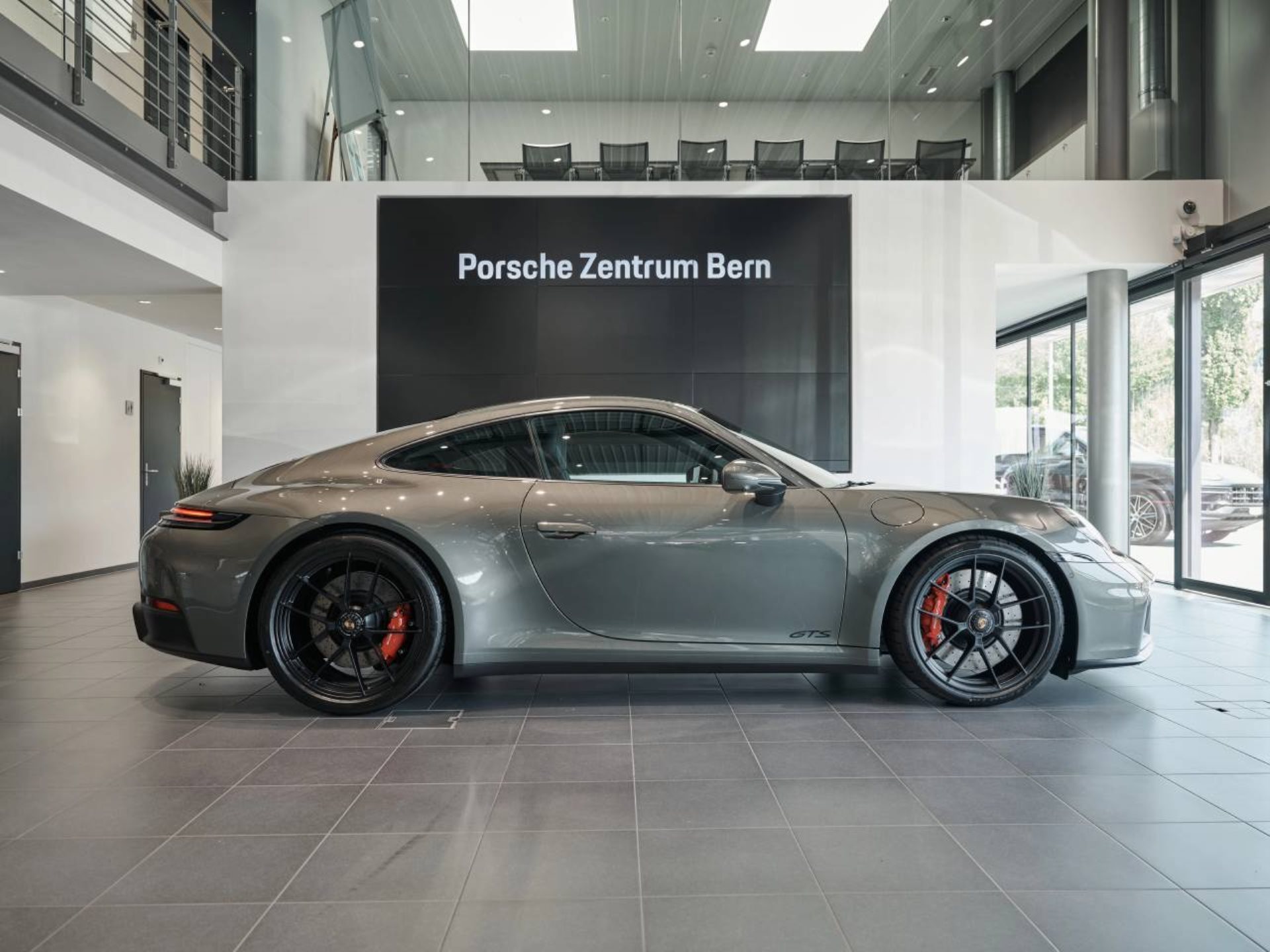 PORSCHE 911 Carrera GTS-showroom-element-1