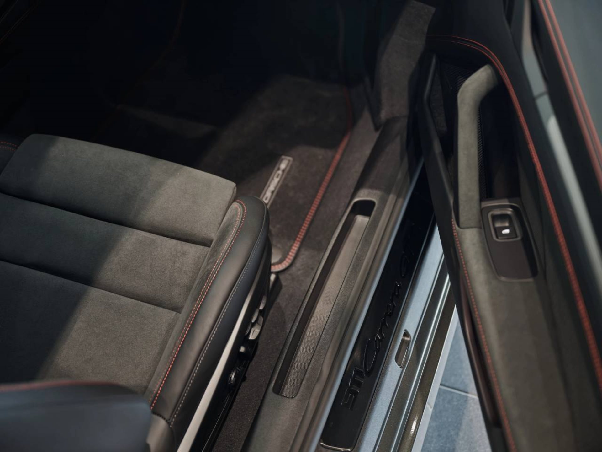 PORSCHE 911 Carrera GTS-image-20