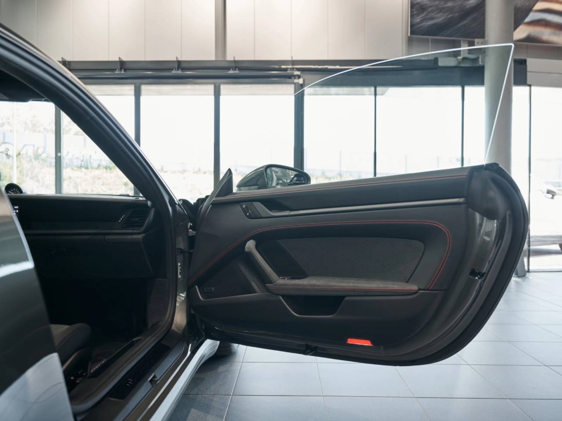PORSCHE 911 Carrera GTS-image-19