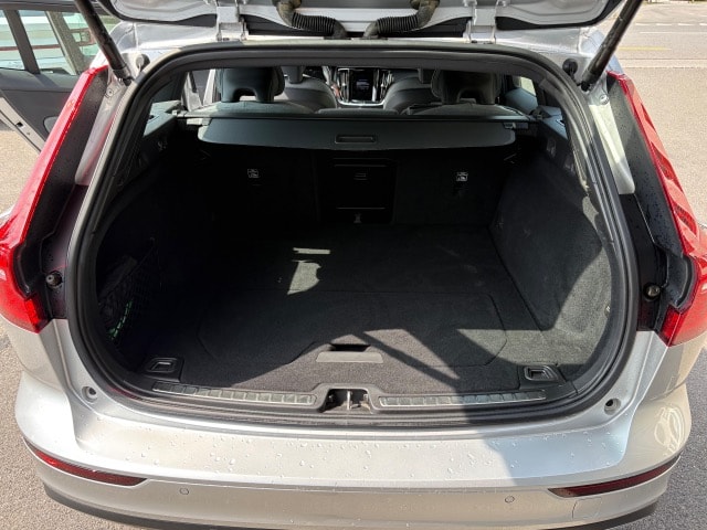 VOLVO V60 Cross Country 2.0 B4 AWD-image-15