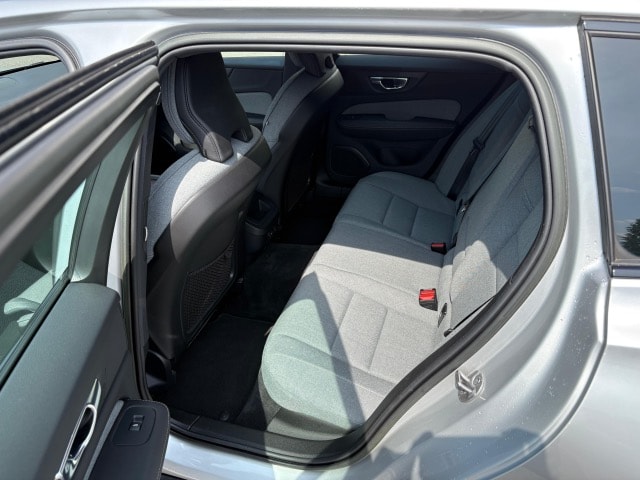 VOLVO V60 Cross Country 2.0 B4 AWD-image-13