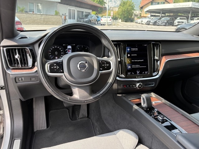 VOLVO V60 Cross Country 2.0 B4 AWD-image-5