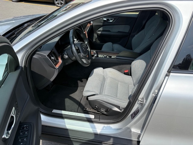 VOLVO V60 Cross Country 2.0 B4 AWD-image-6
