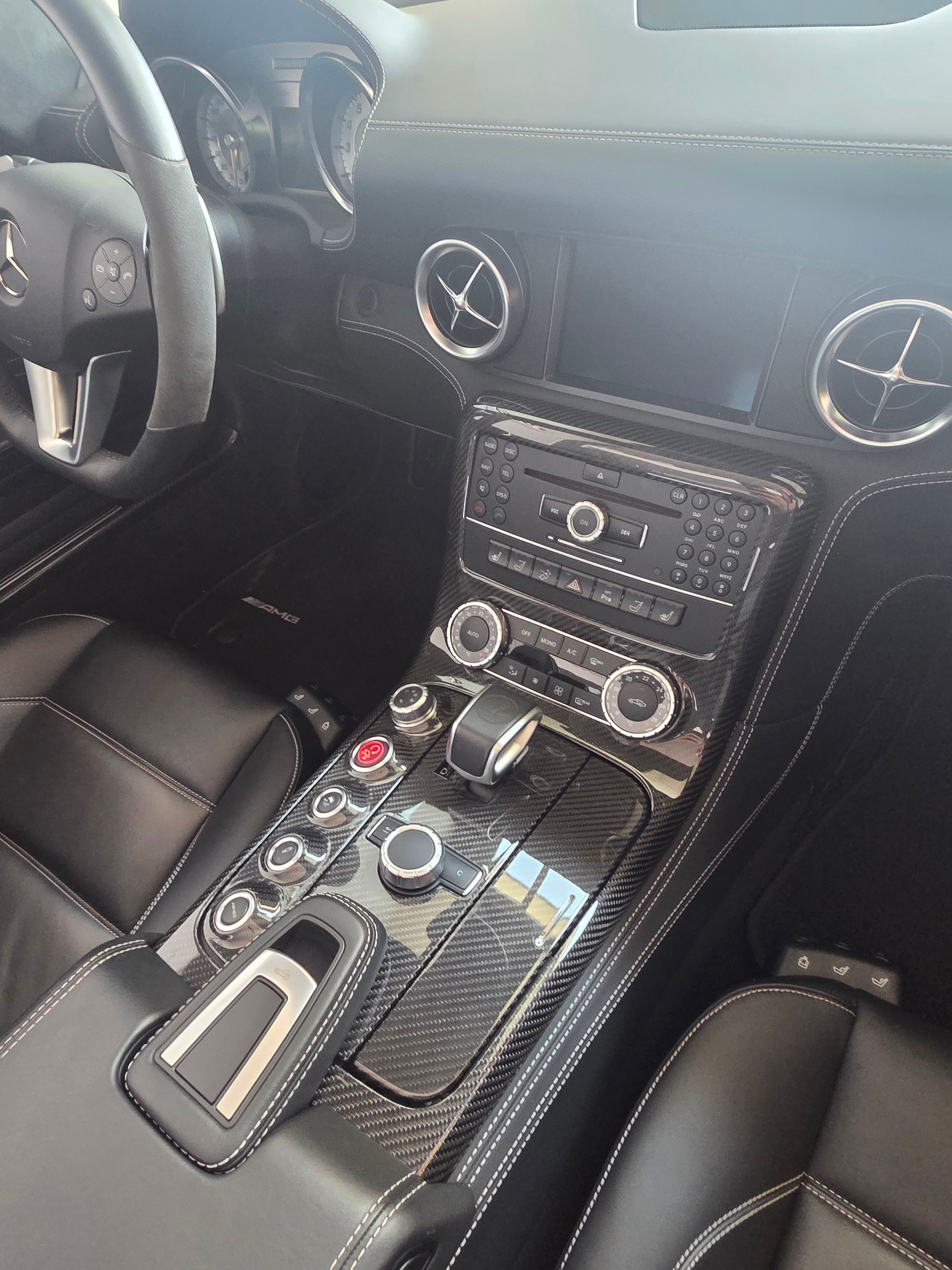 MERCEDES-BENZ SLS 63 AMG-image-18