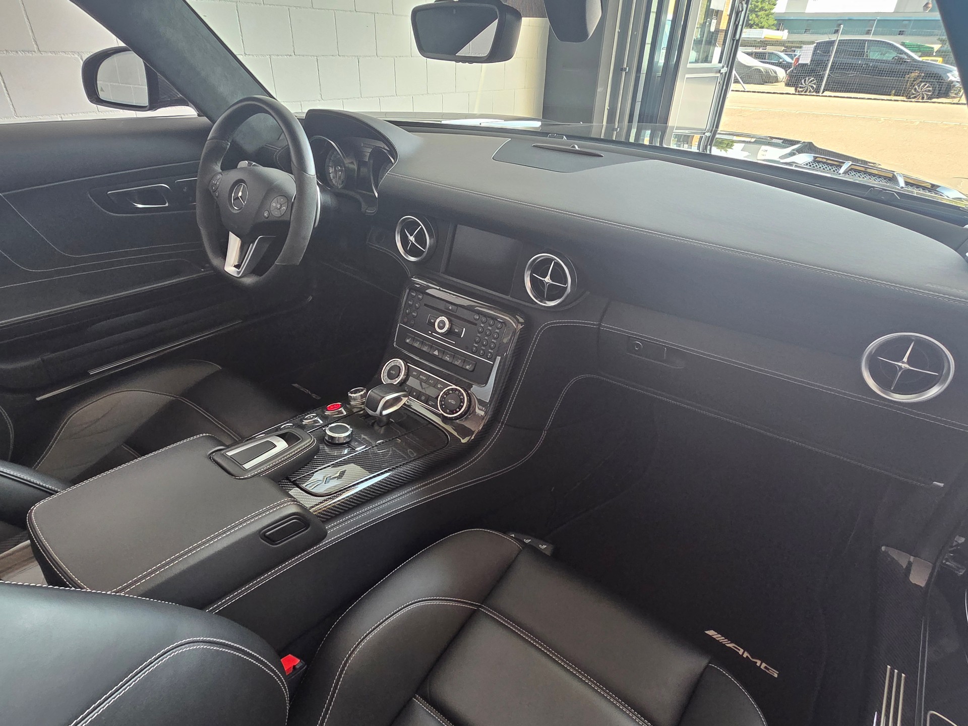 MERCEDES-BENZ SLS 63 AMG-image-16